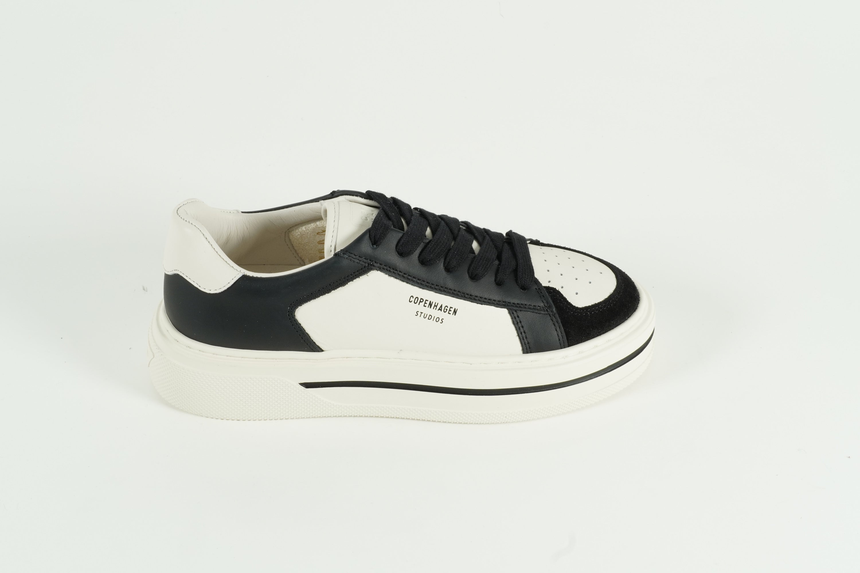 Baskets beiges