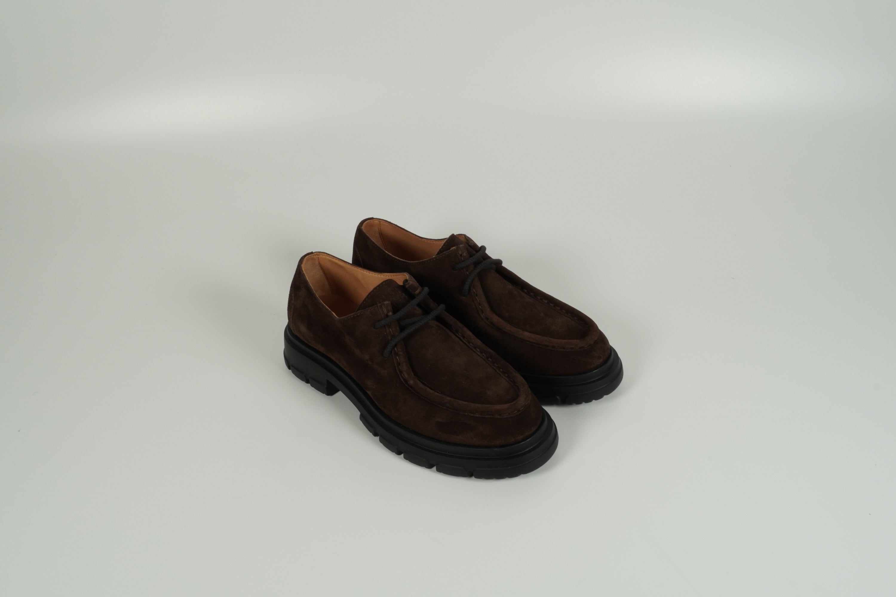 brown low shoe