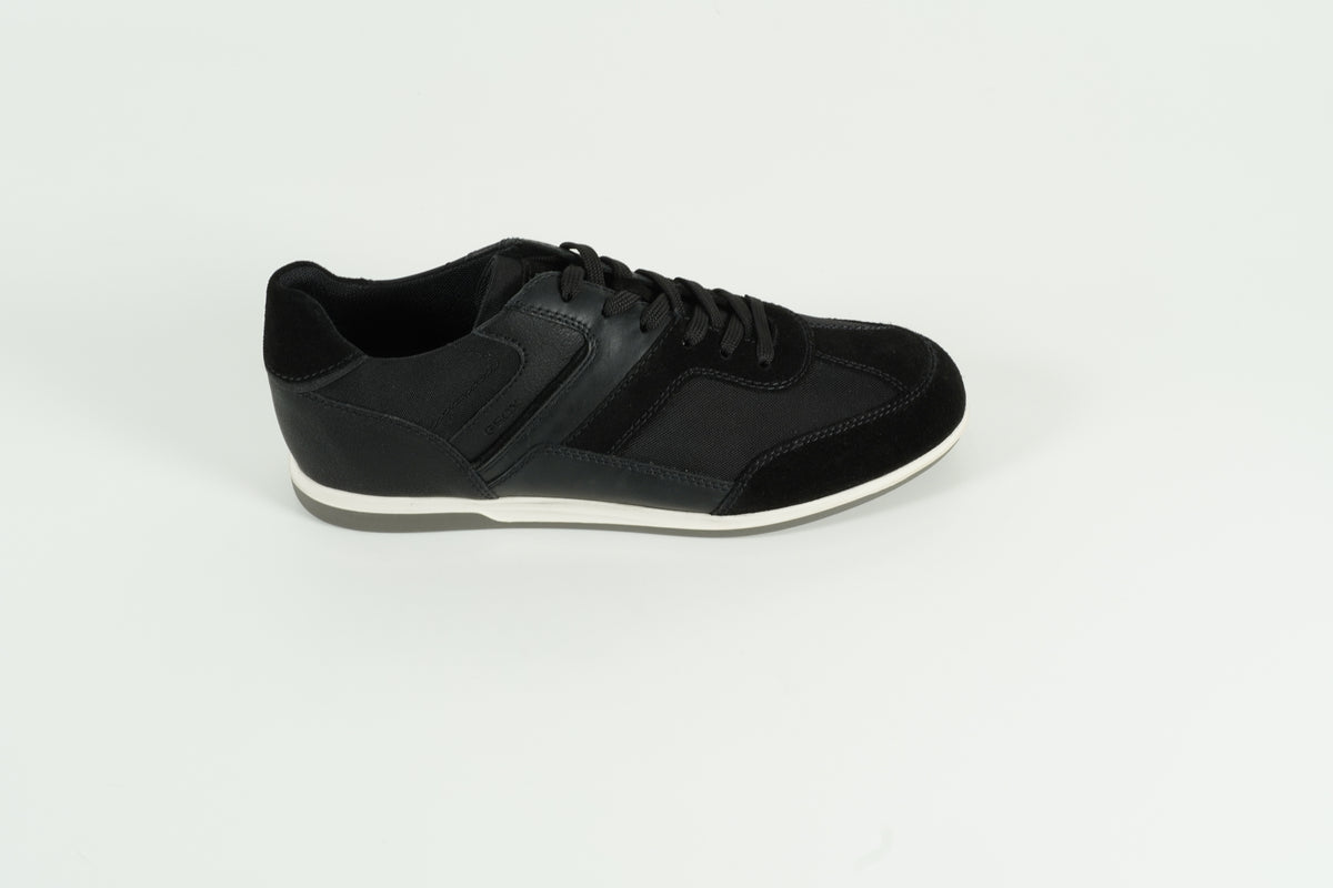 Sneaker Schwarz
