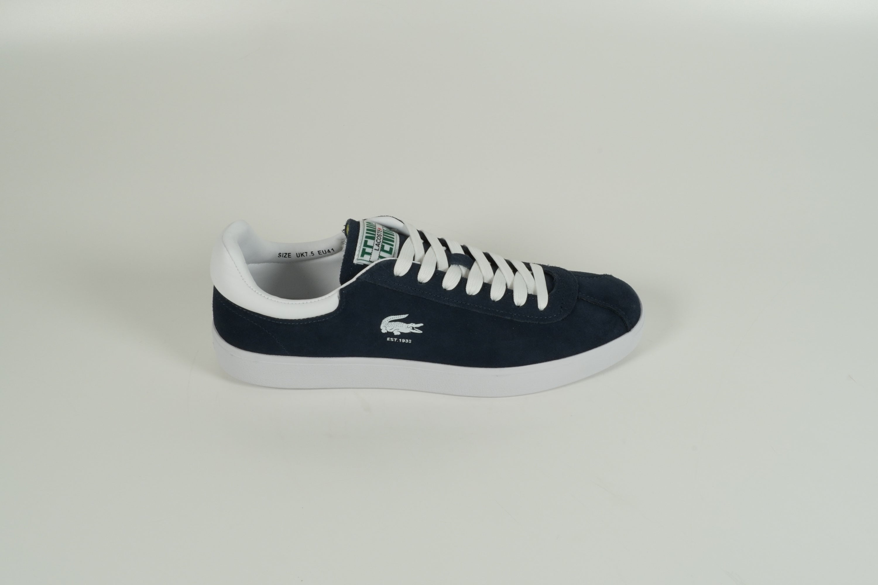 Baskets bleues