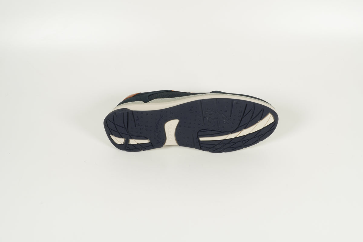 Baskets bleues