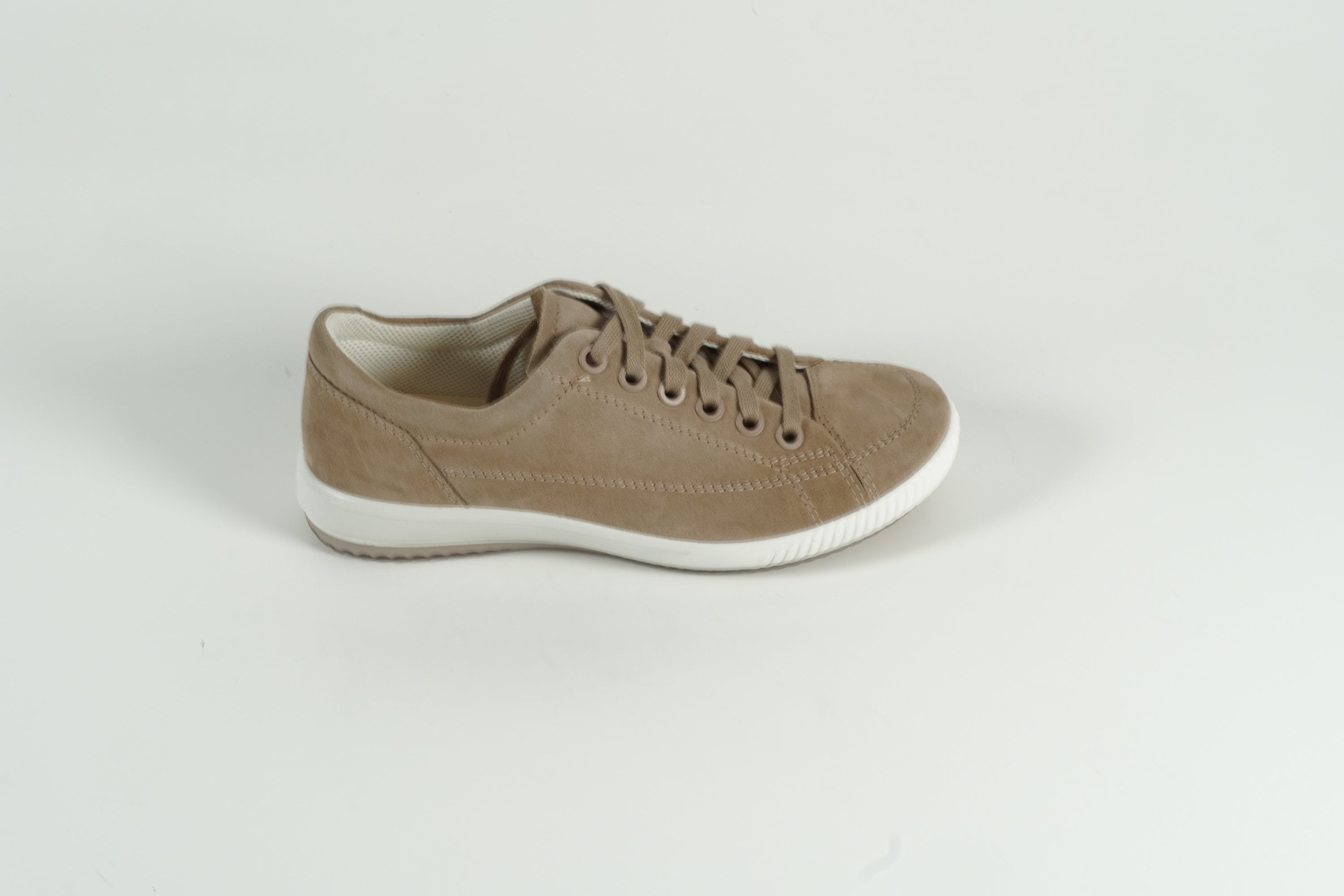 Baskets beiges