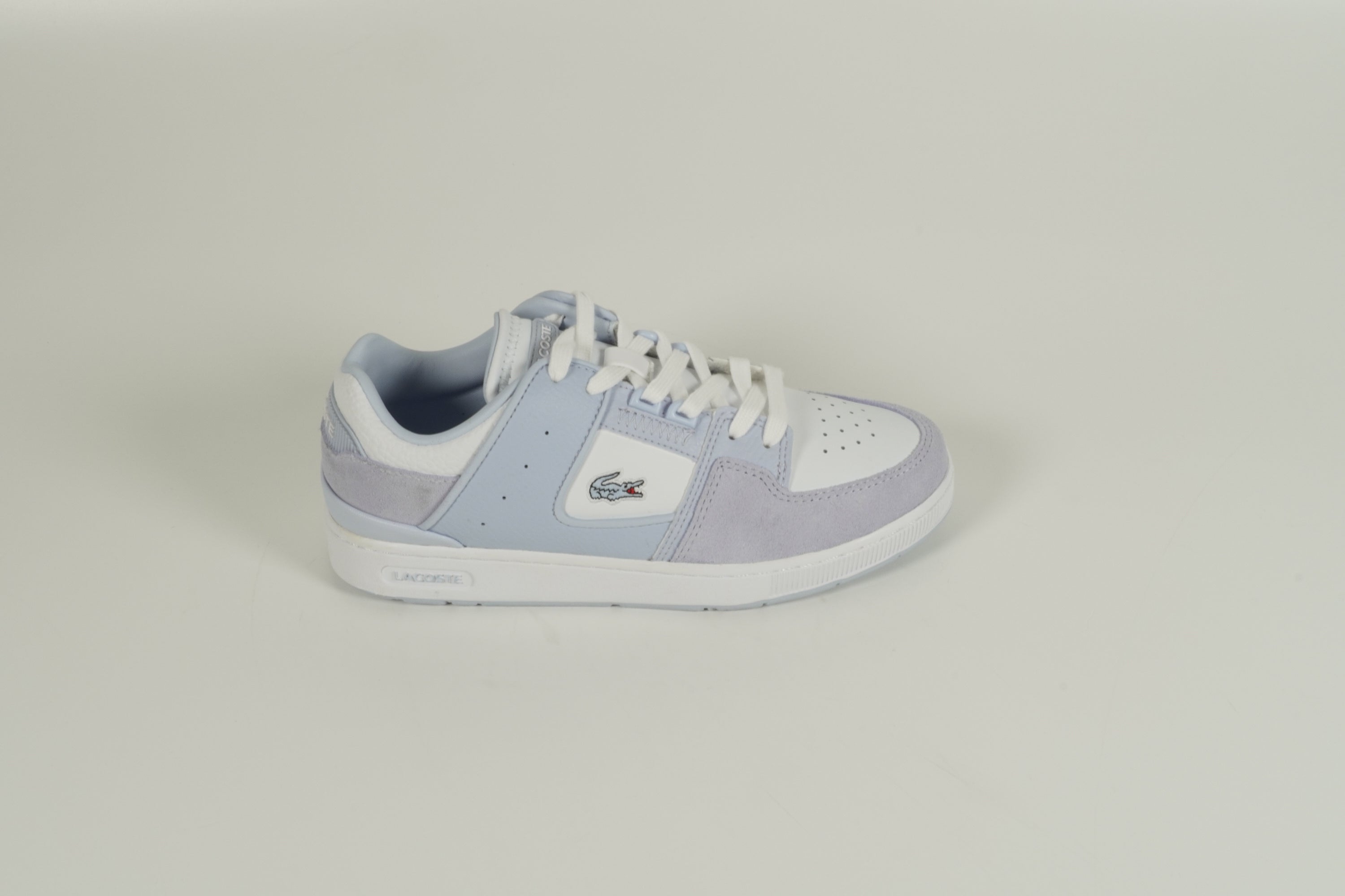 Baskets bleues