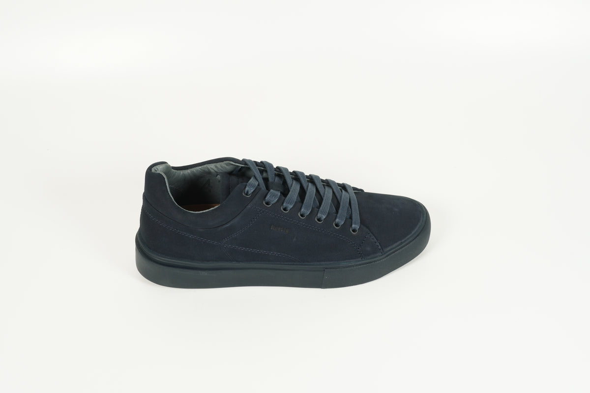 Baskets bleues