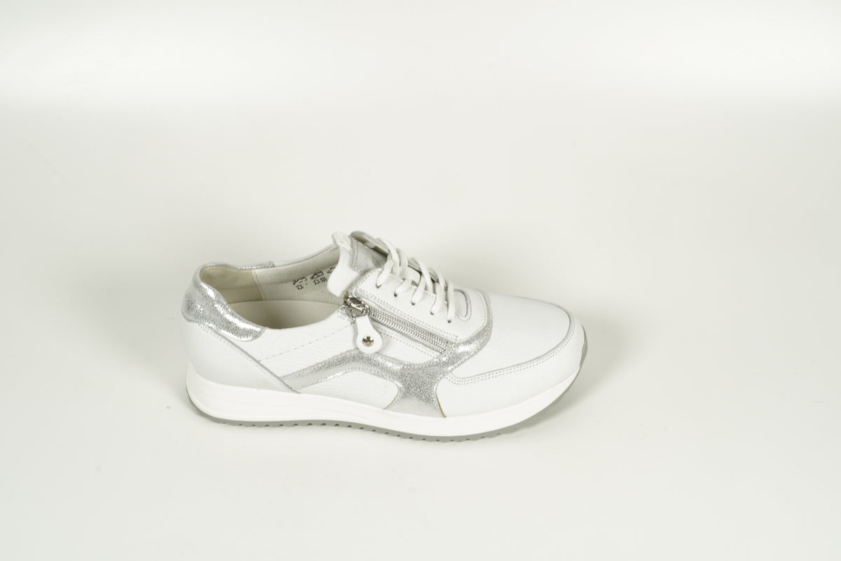 Sneaker White