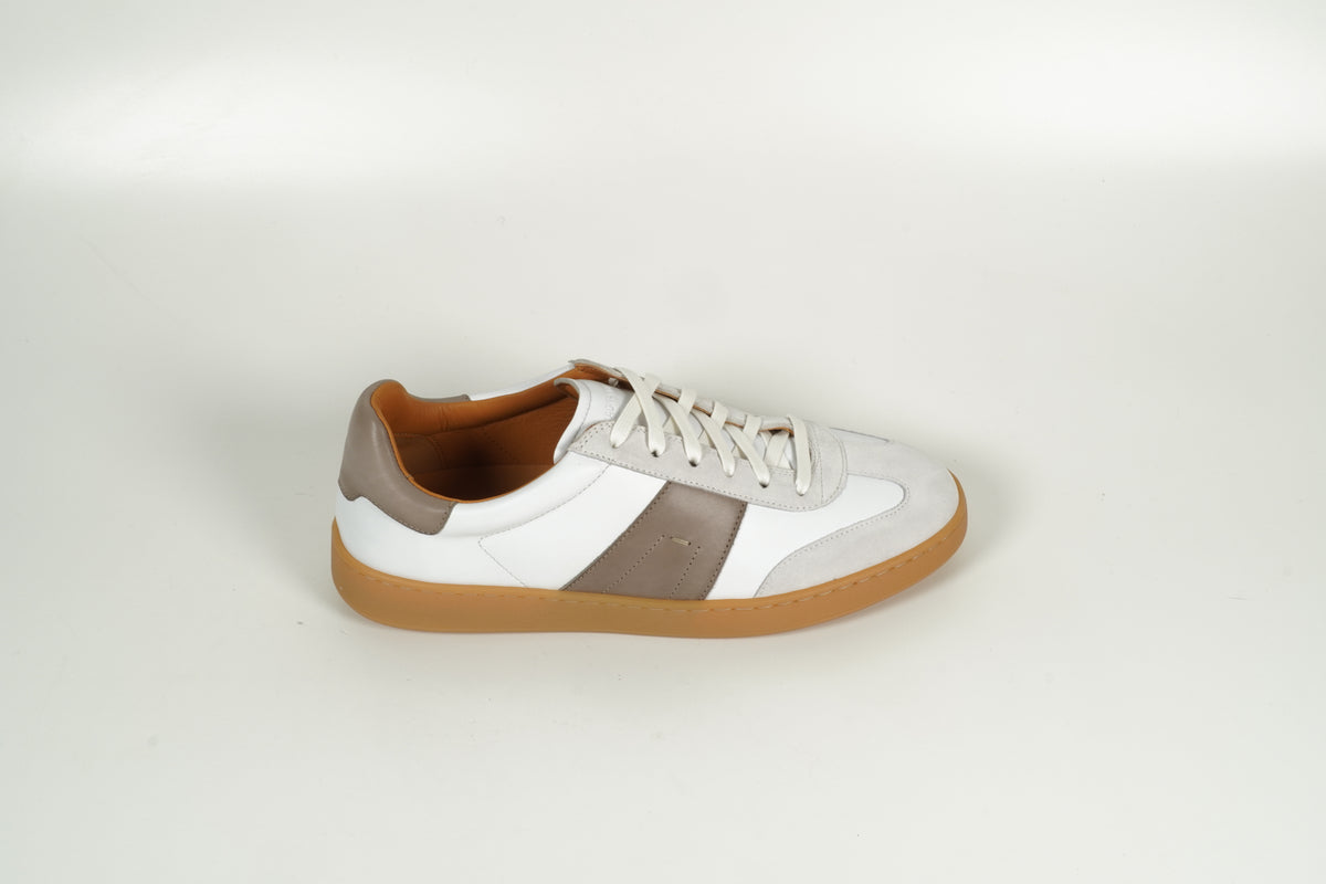Sneaker White