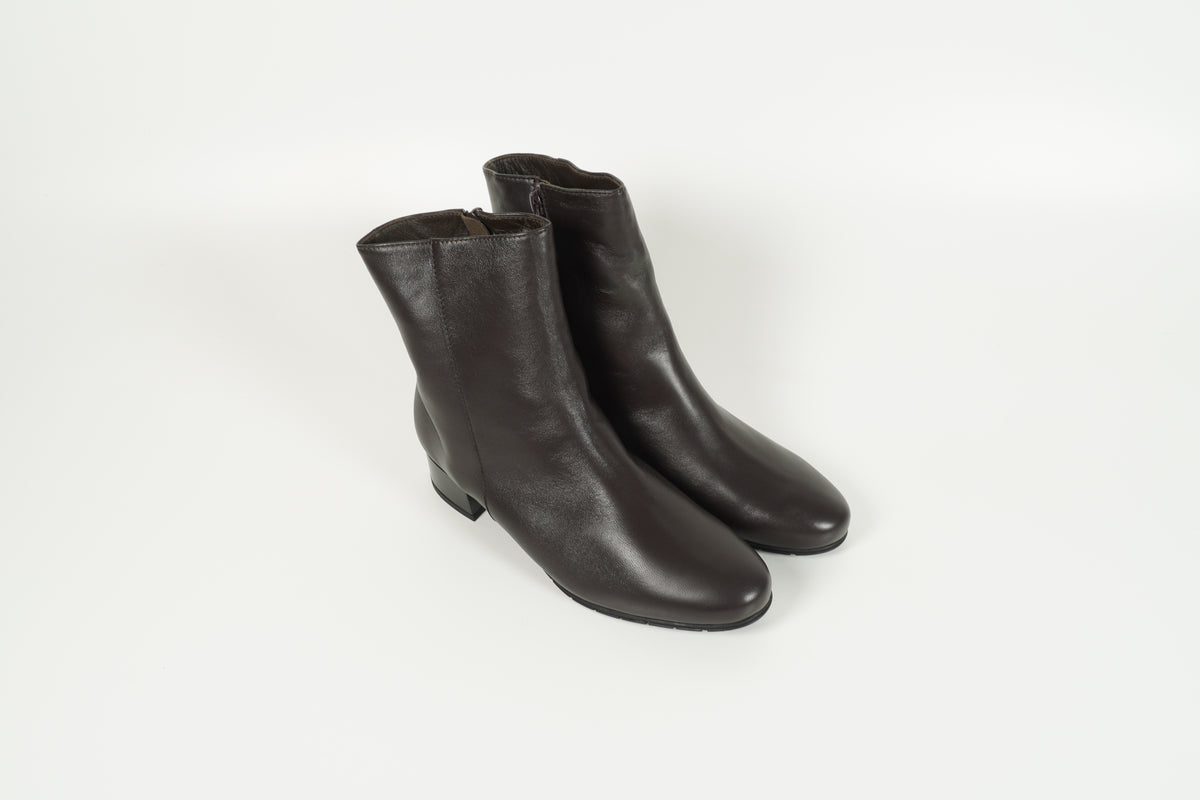ankle boots brown