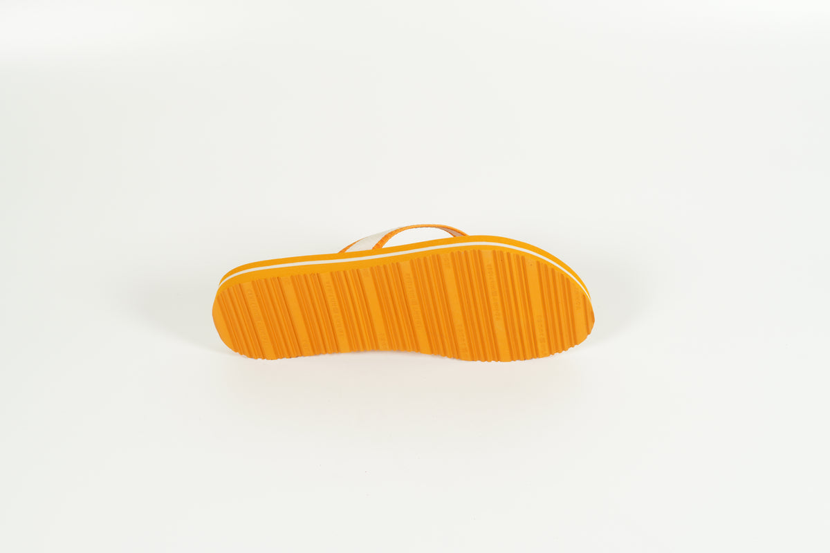 Tongs oranges