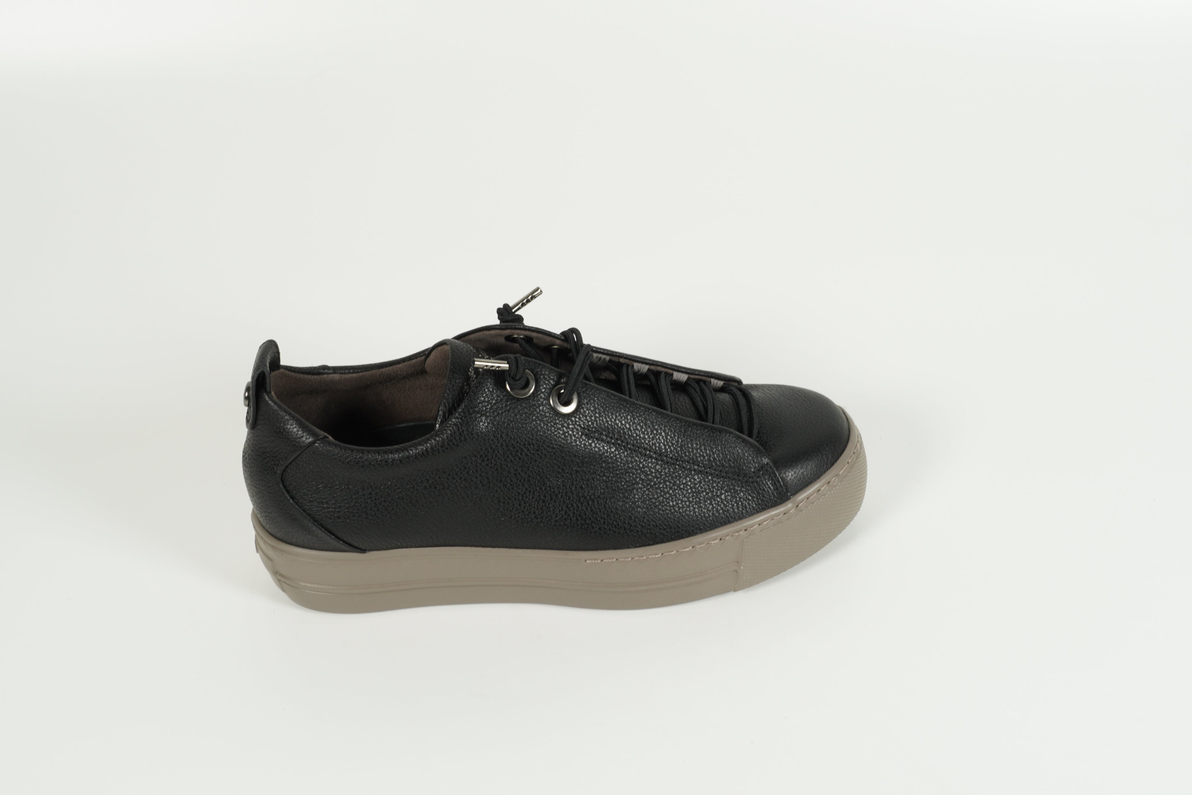 Baskets noires