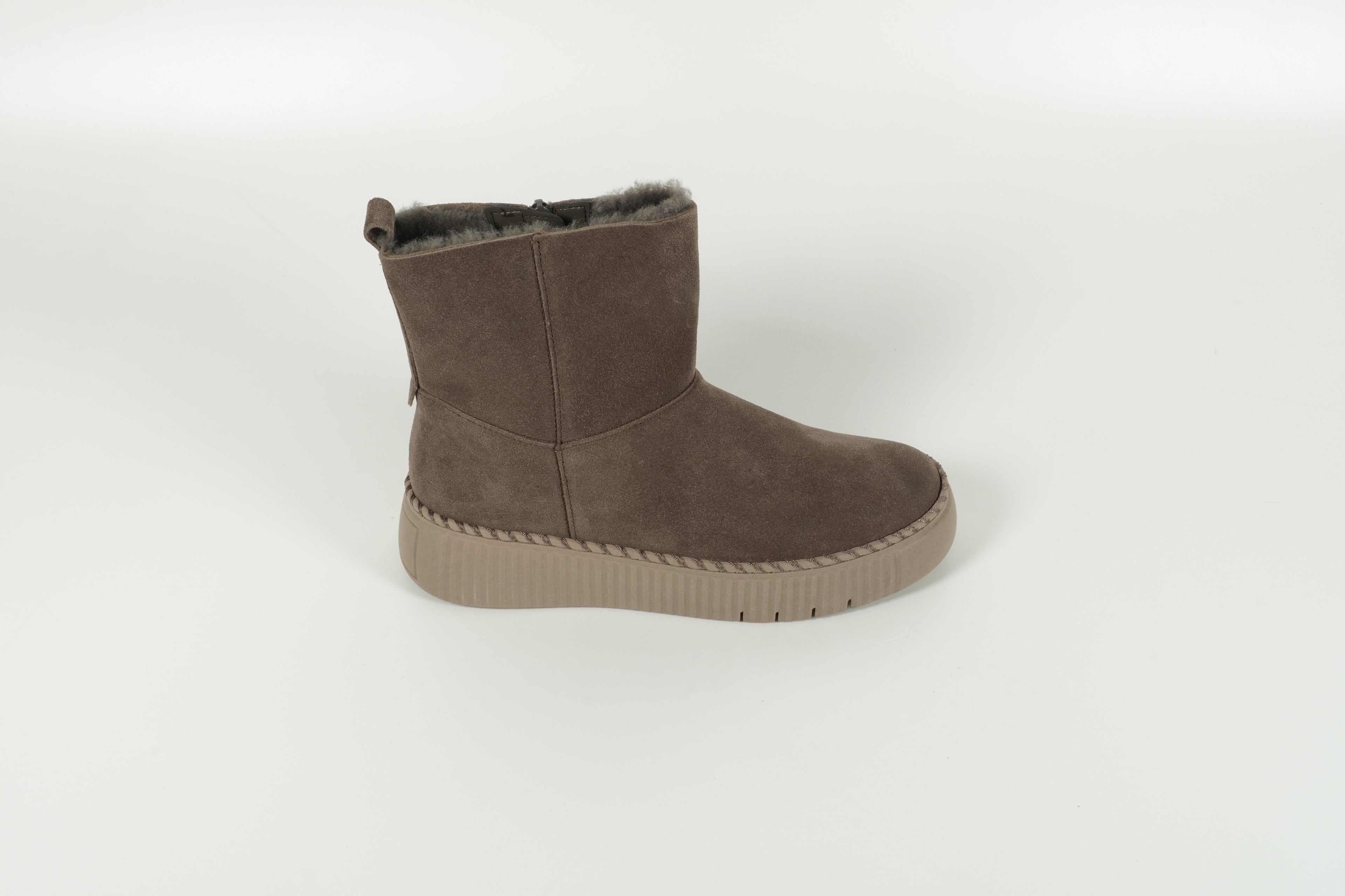 Boot Grau