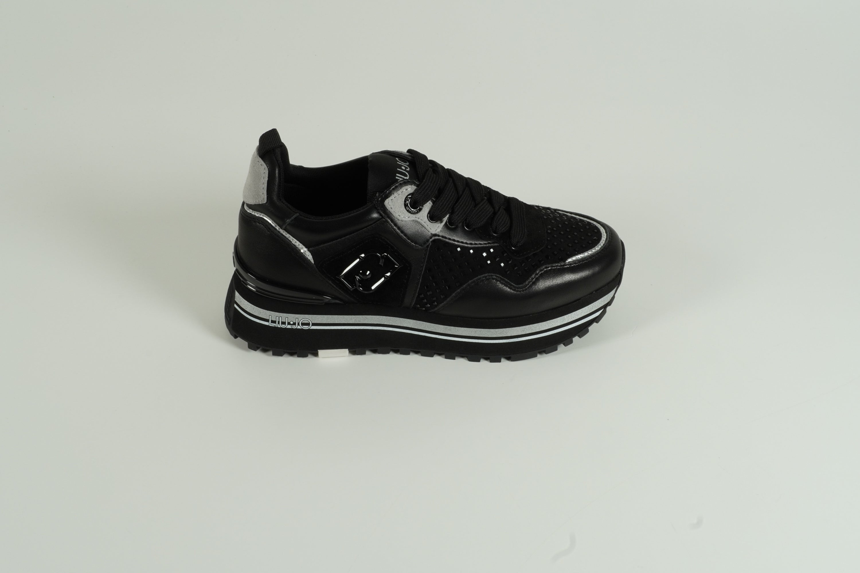 Baskets noires