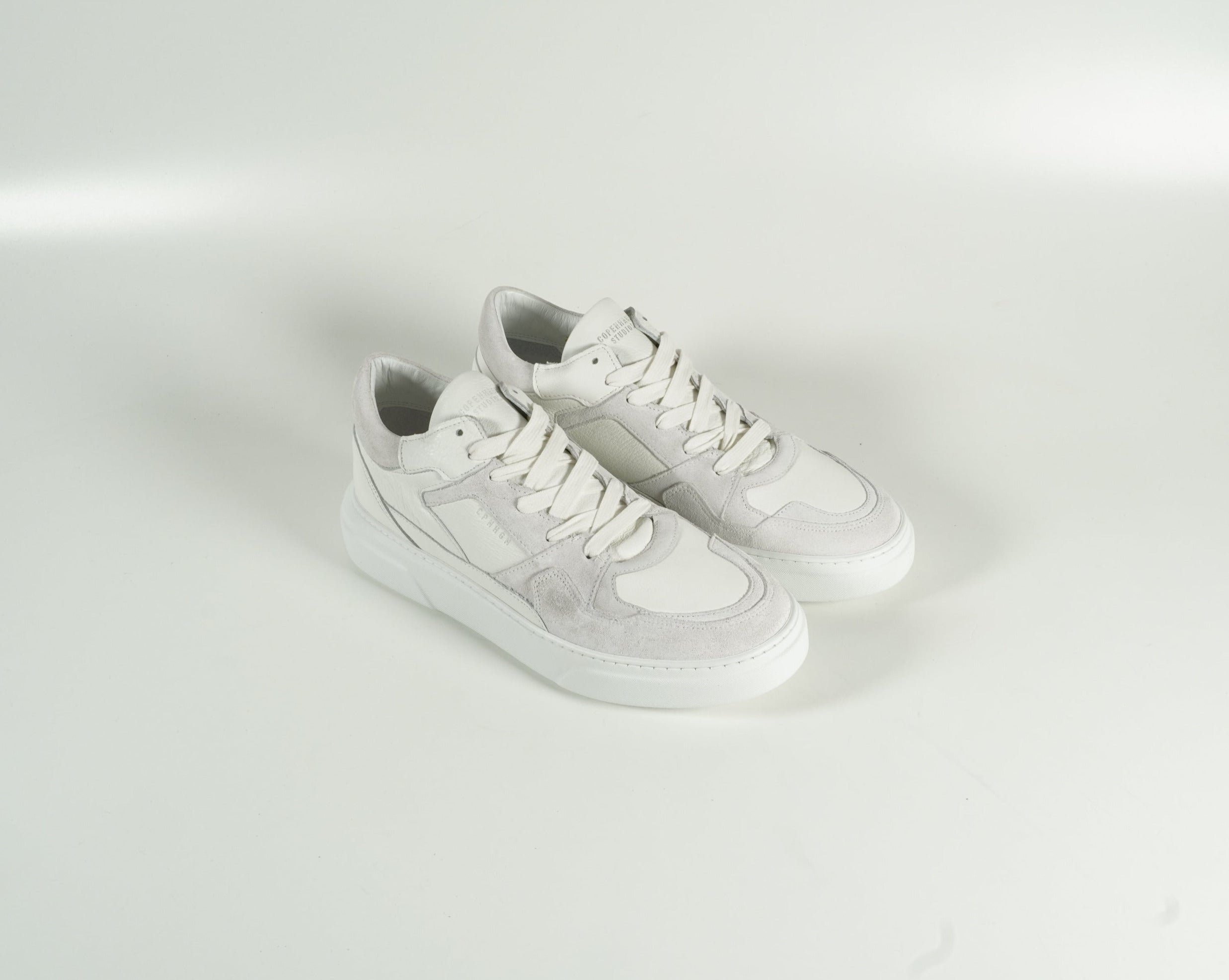 Sneaker White
