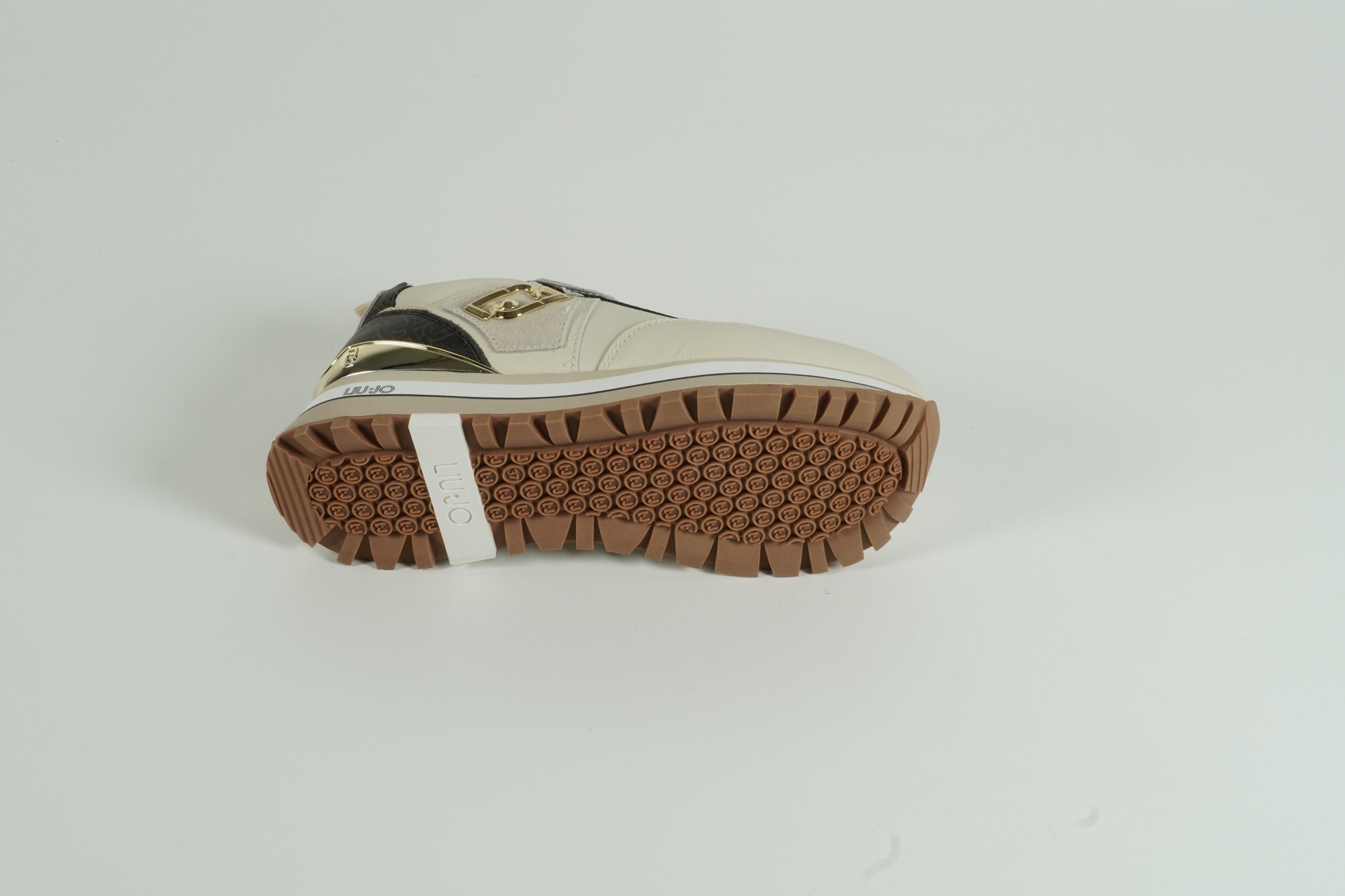 Baskets beiges