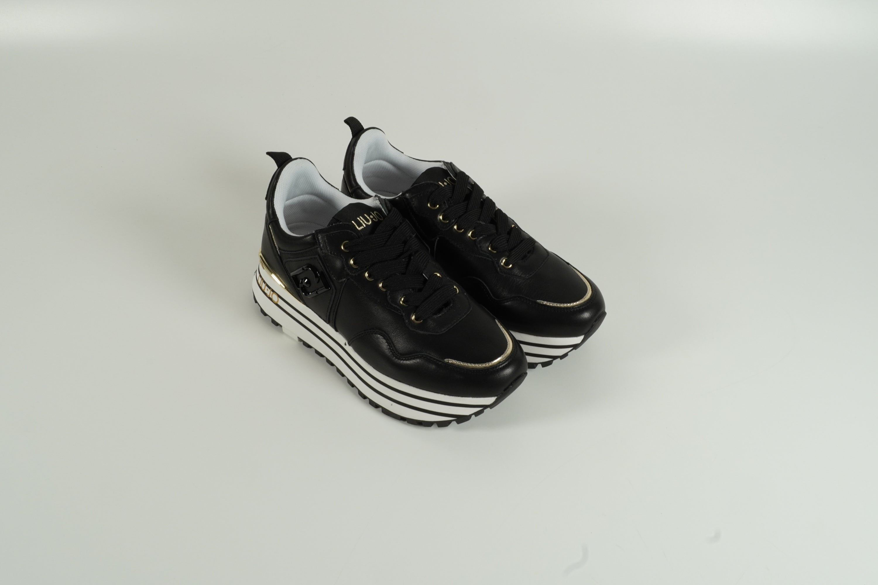 Baskets noires