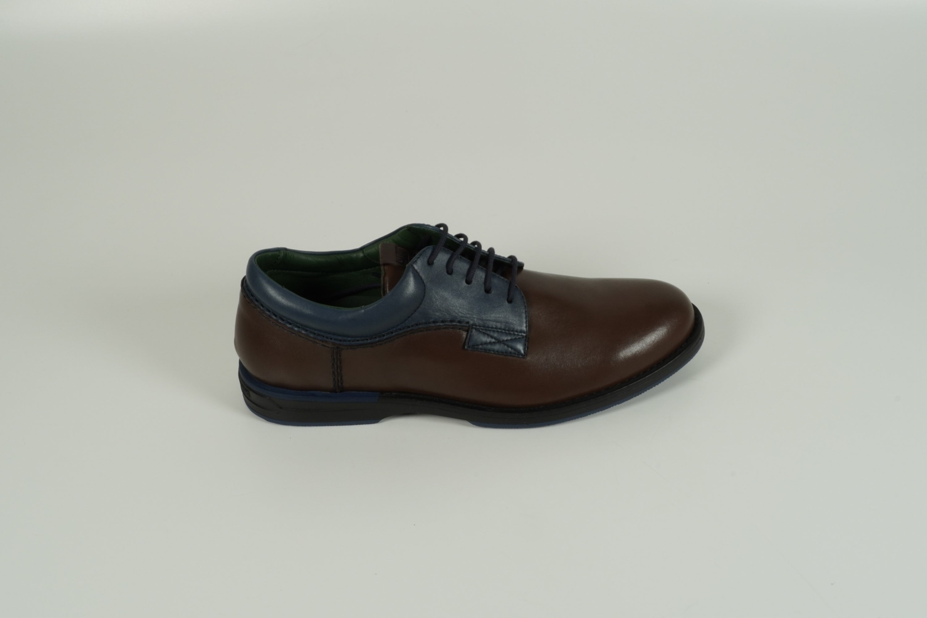Chaussure à lacets marron