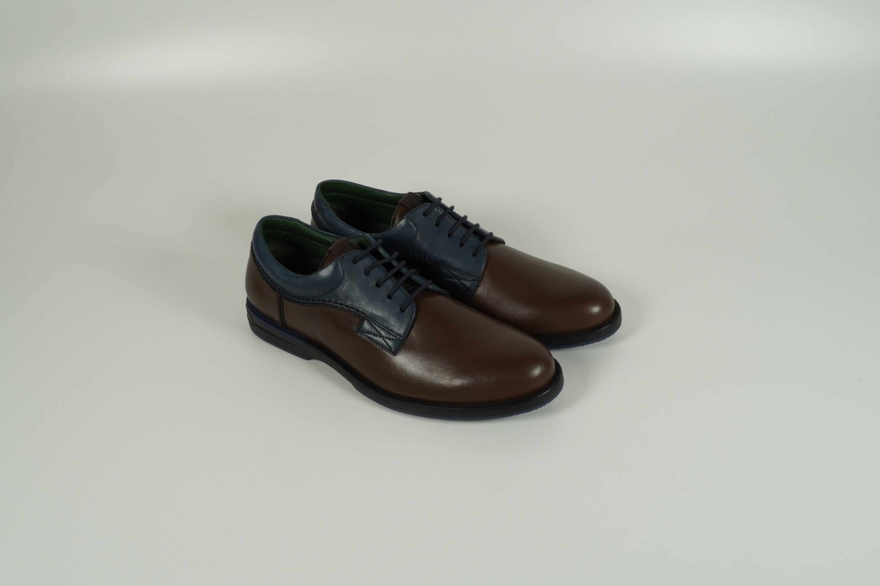 Chaussure à lacets marron