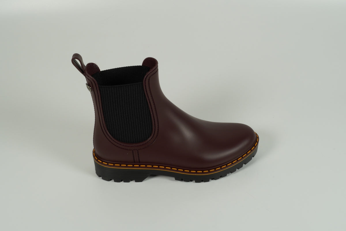 Bottes en caoutchouc rouge