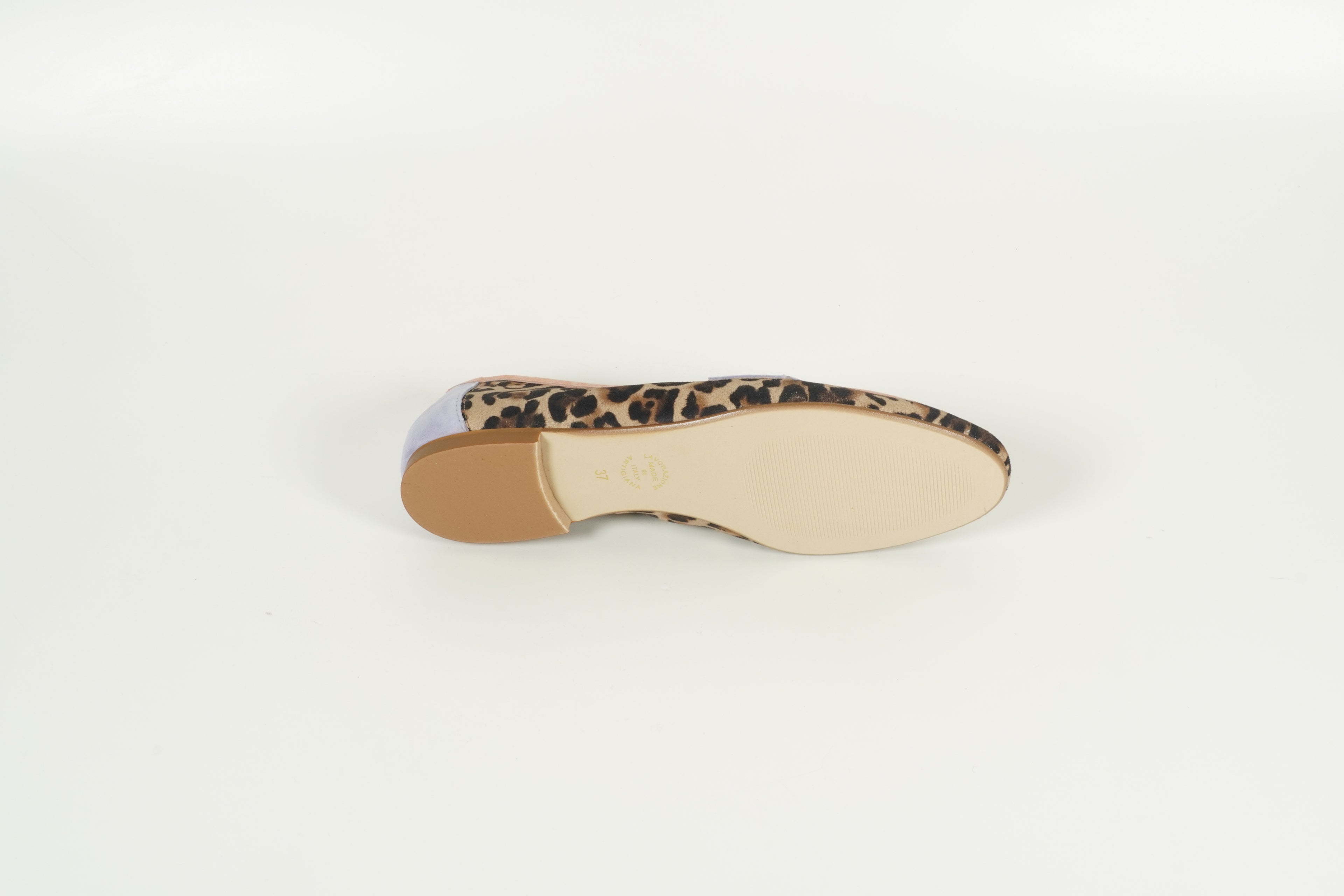 Moccasin Leo