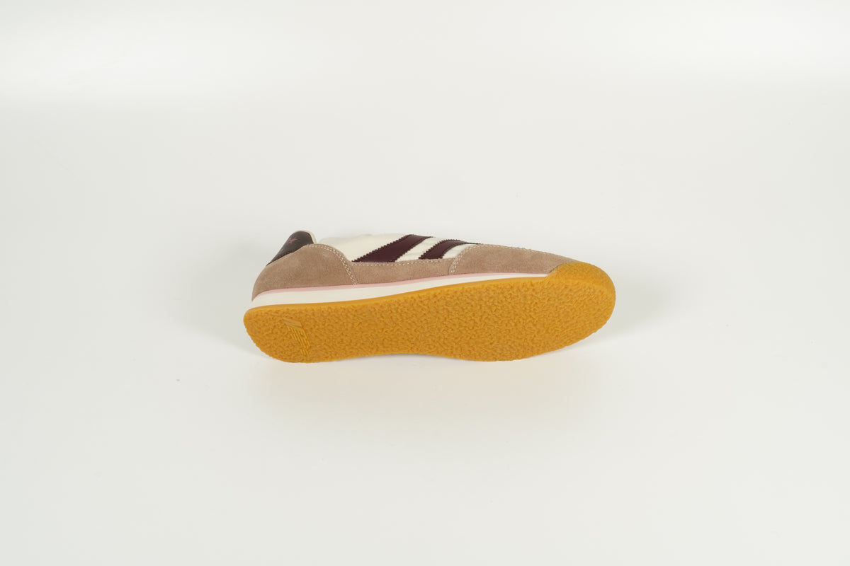 Beige Sneakers