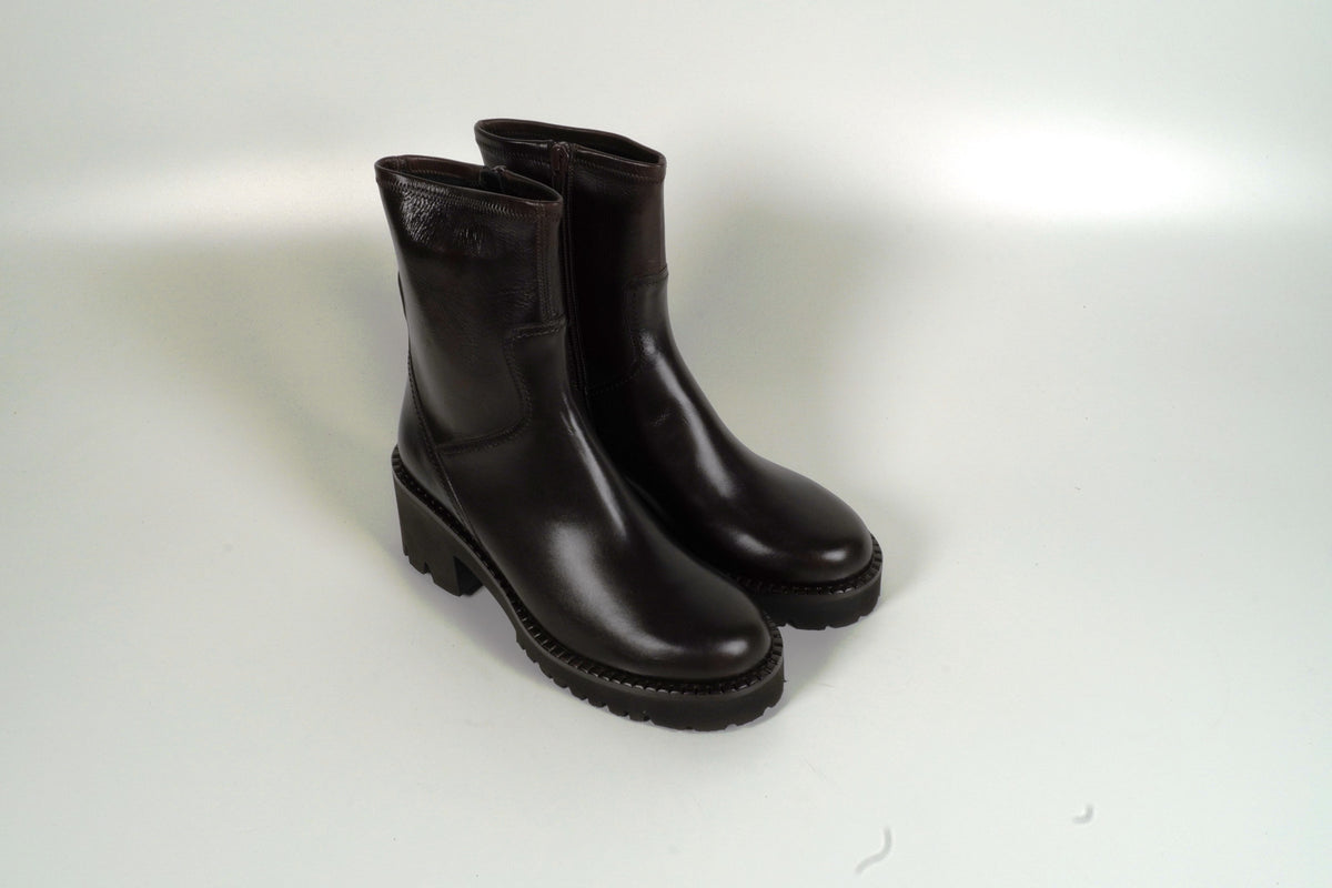 ankle boots brown