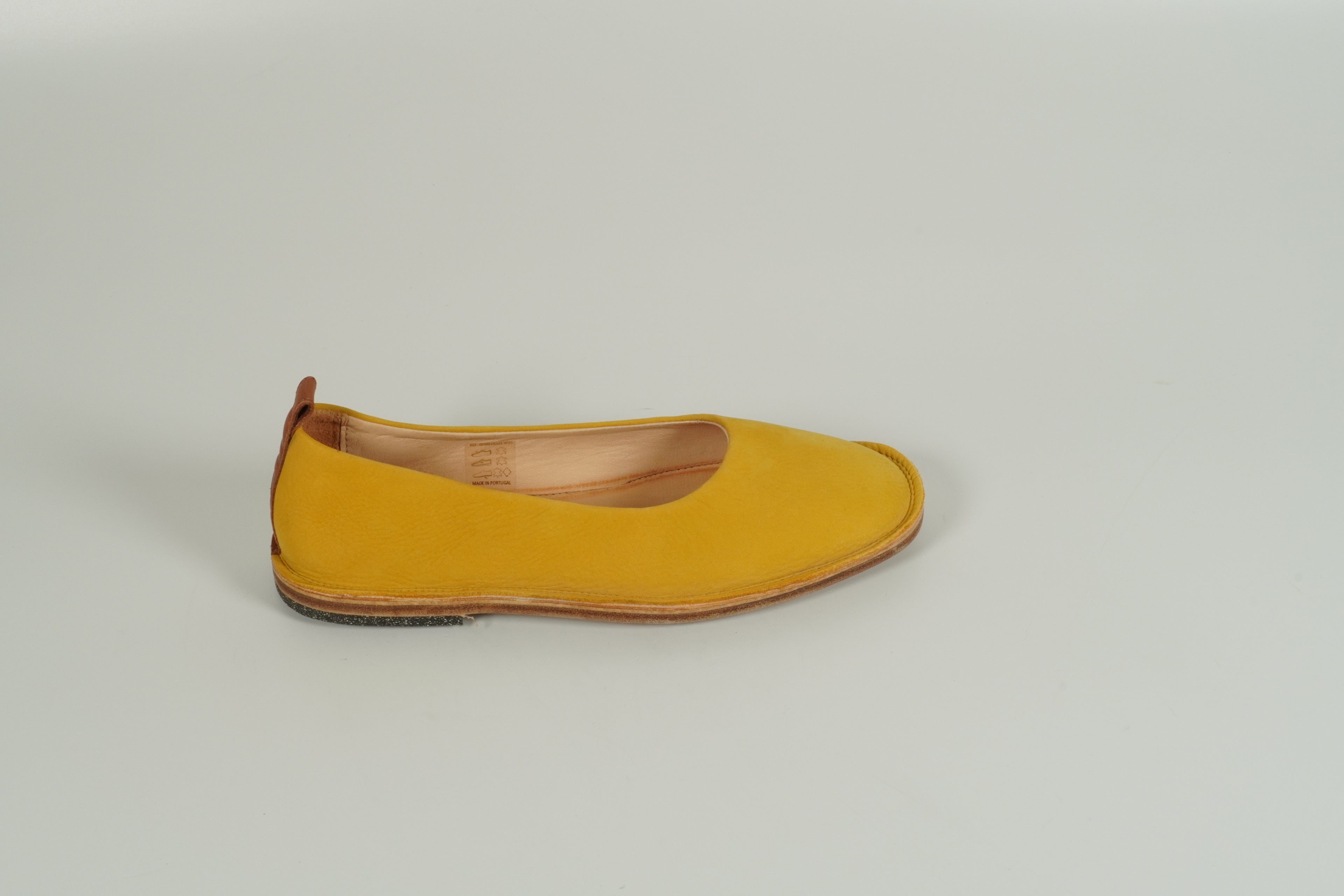 Chaussure basse jaune