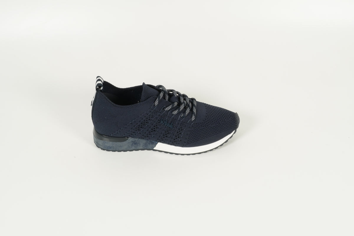 Baskets bleues