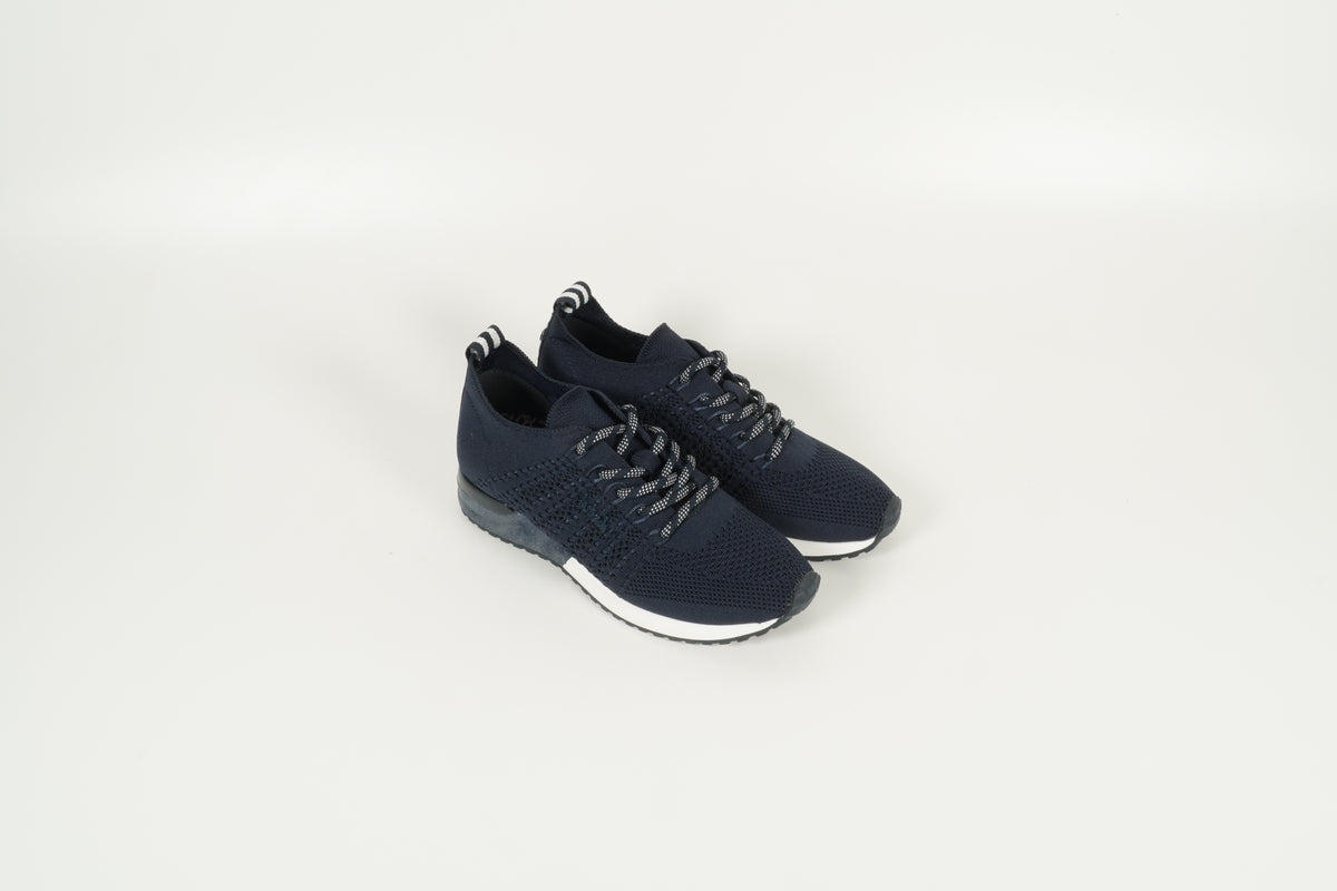 Baskets bleues