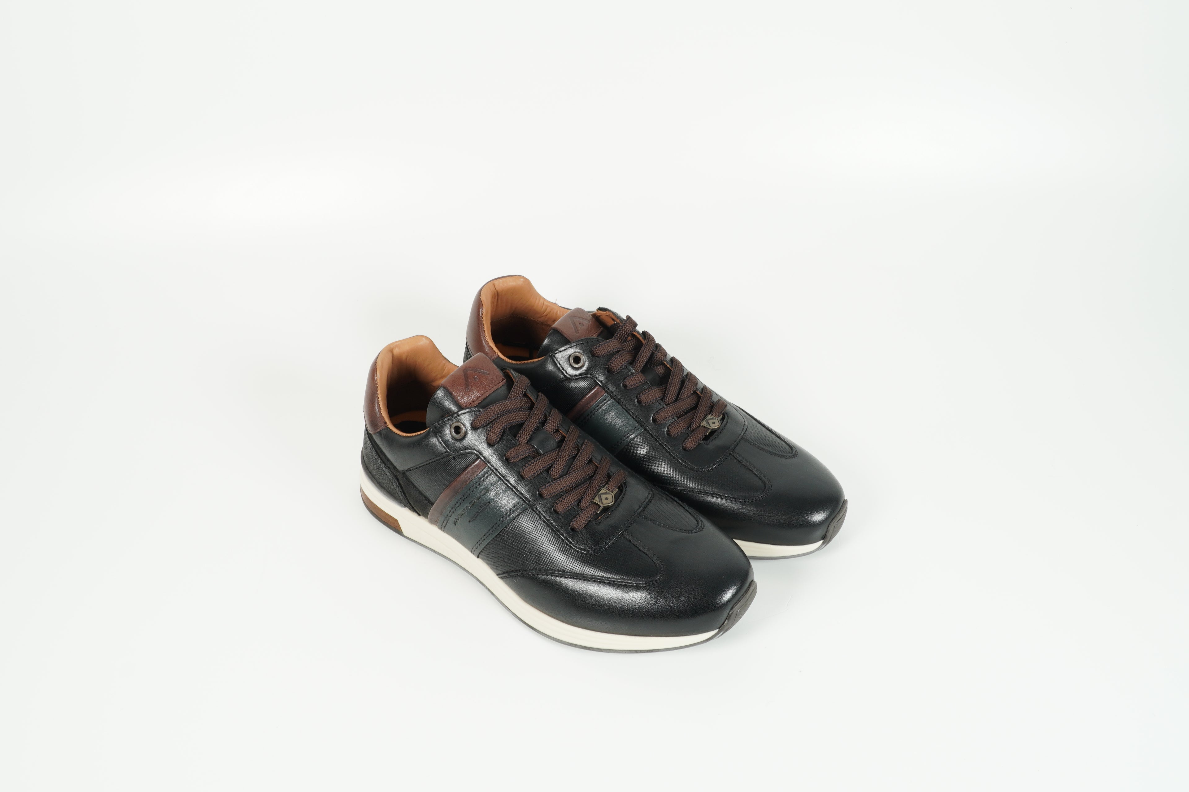 Sneaker Schwarz