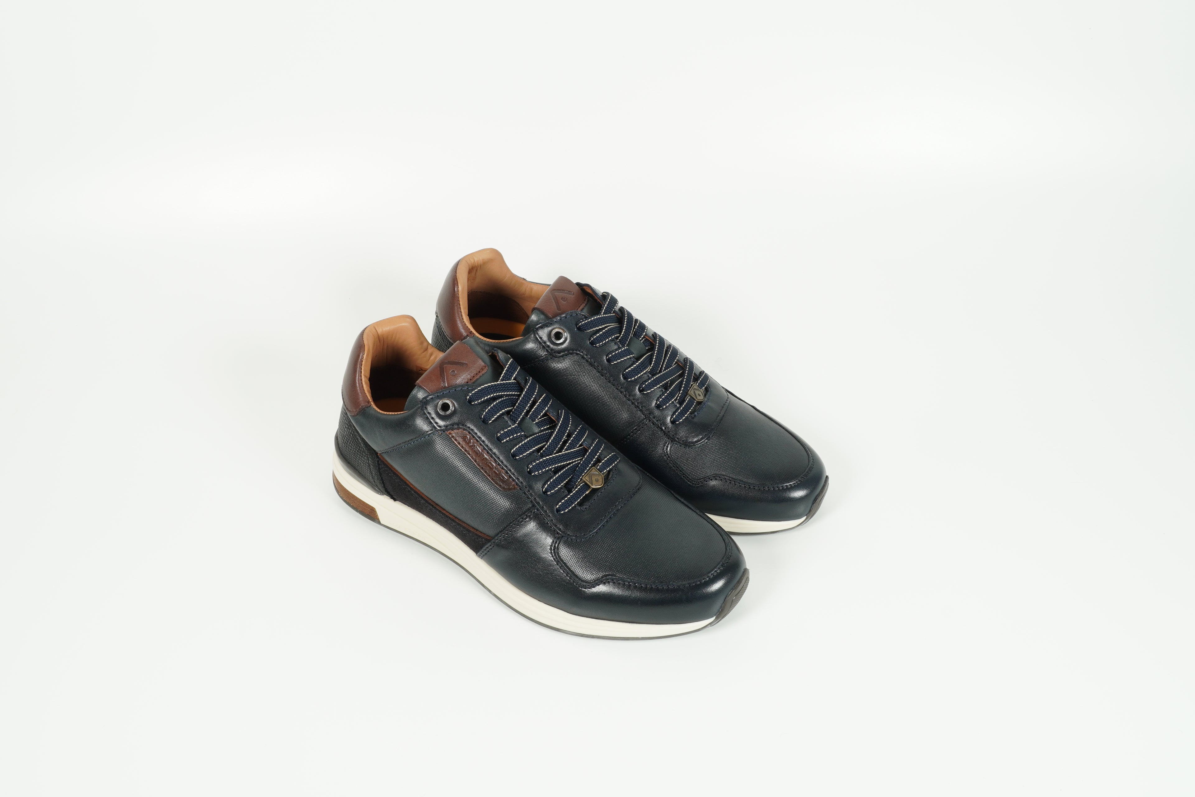 Sneaker Blau