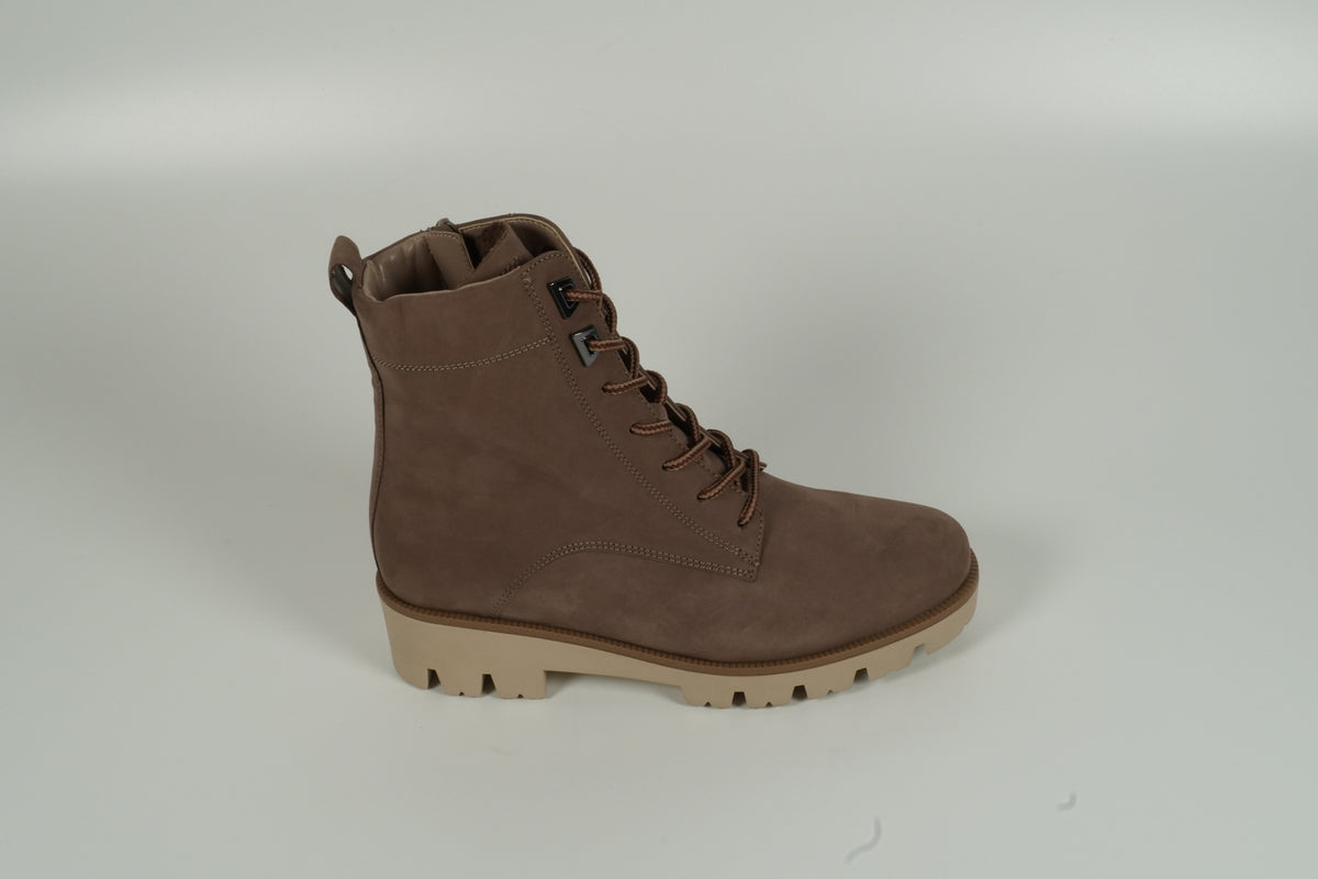 ankle boots brown