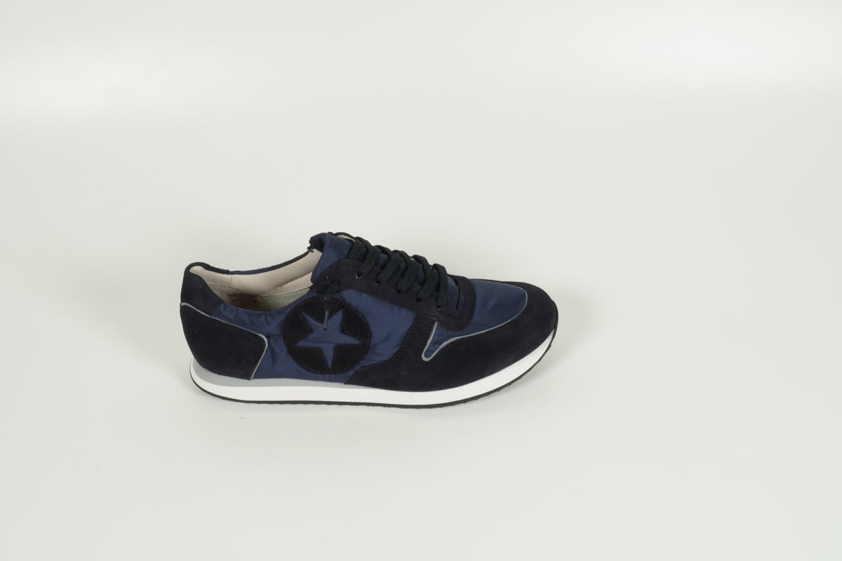 Baskets bleues