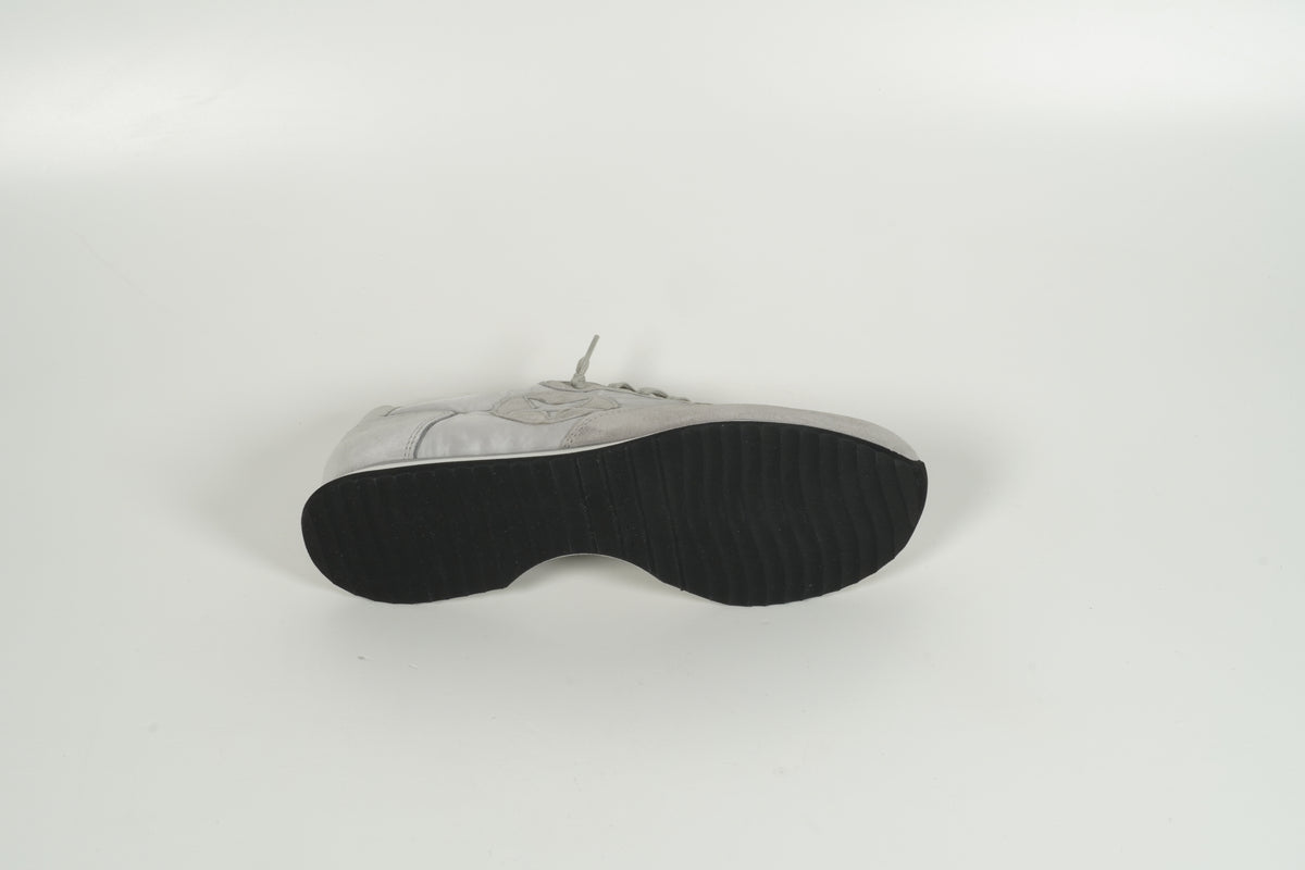 Sneaker Grau