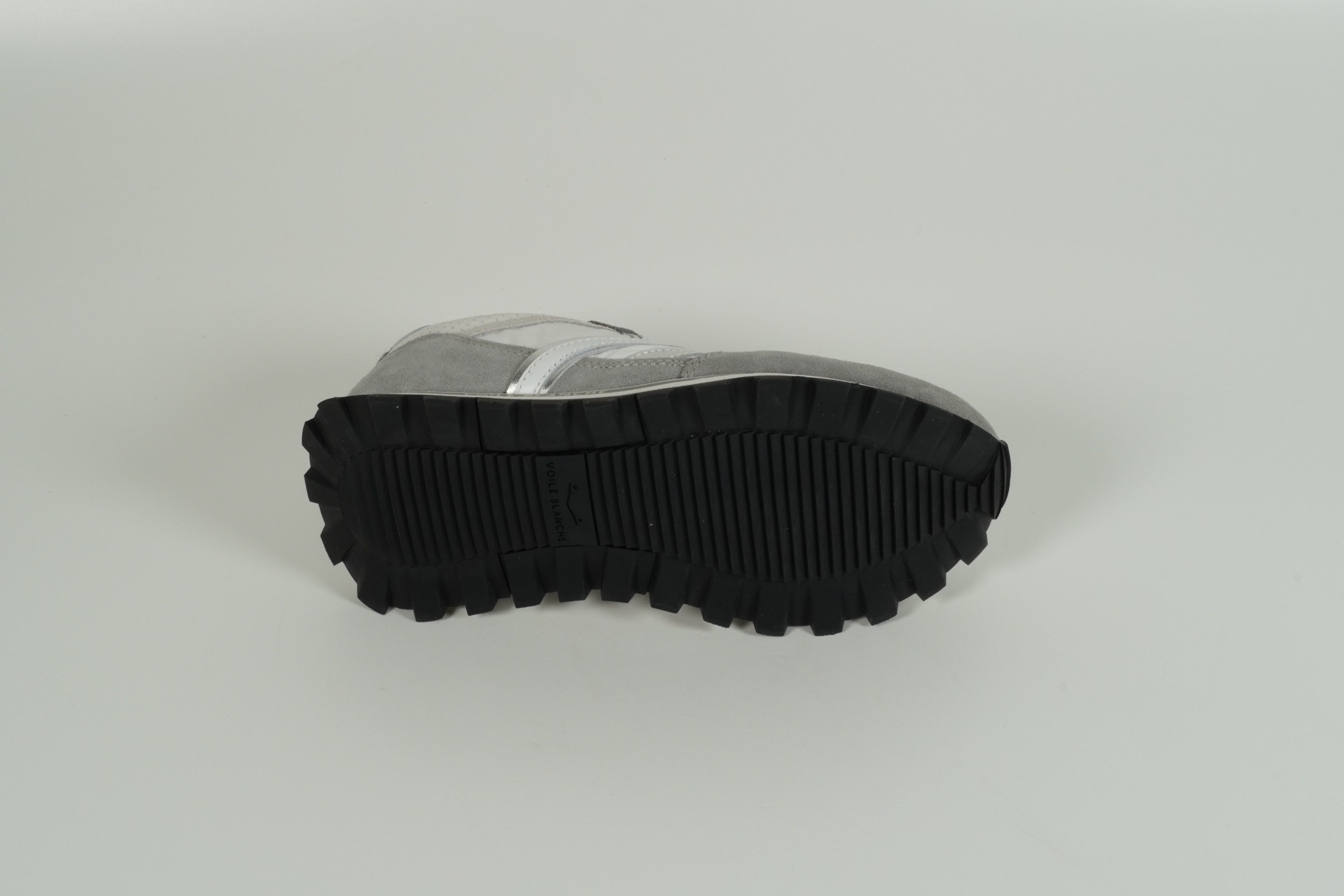 Baskets grises