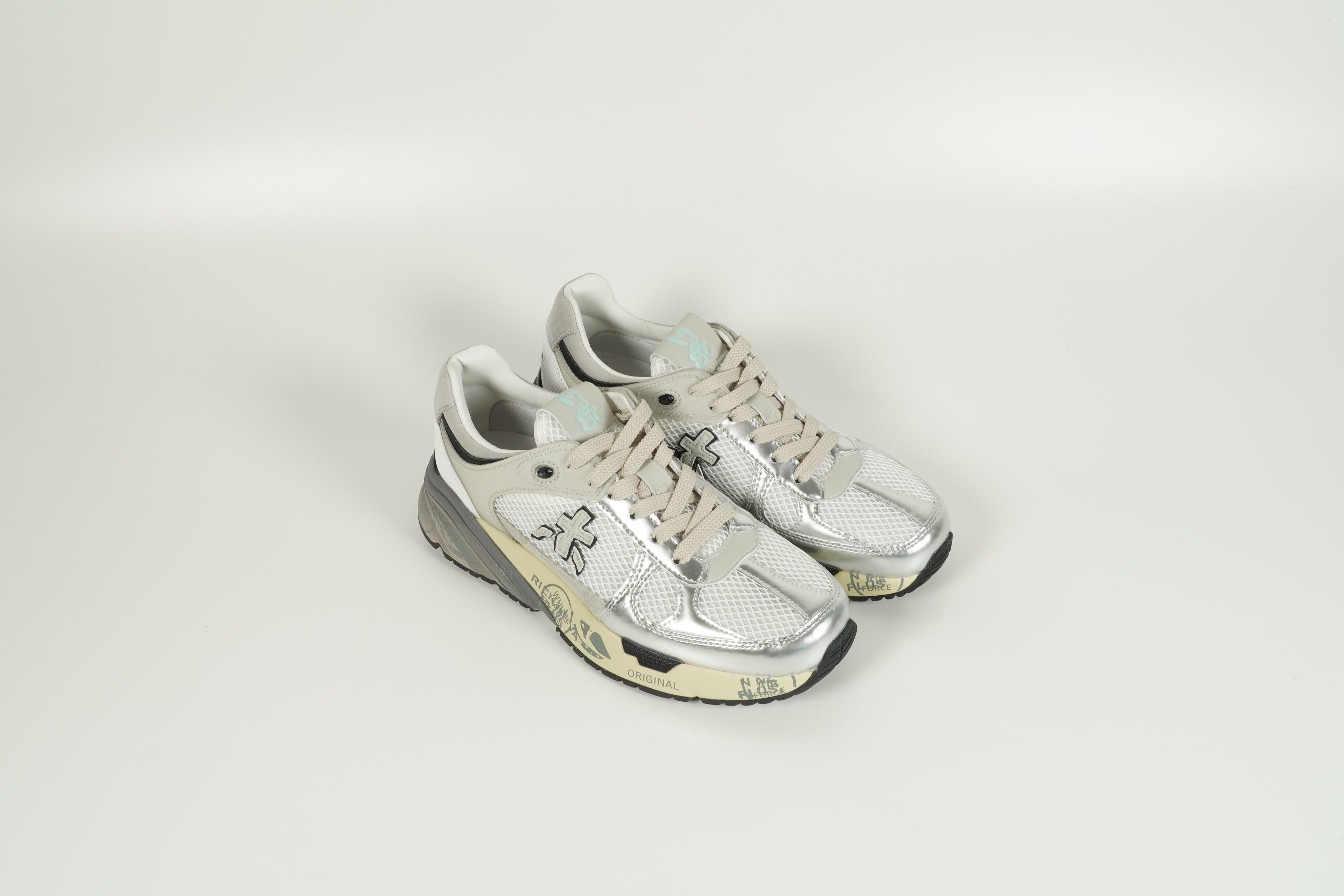 Sneaker Silber