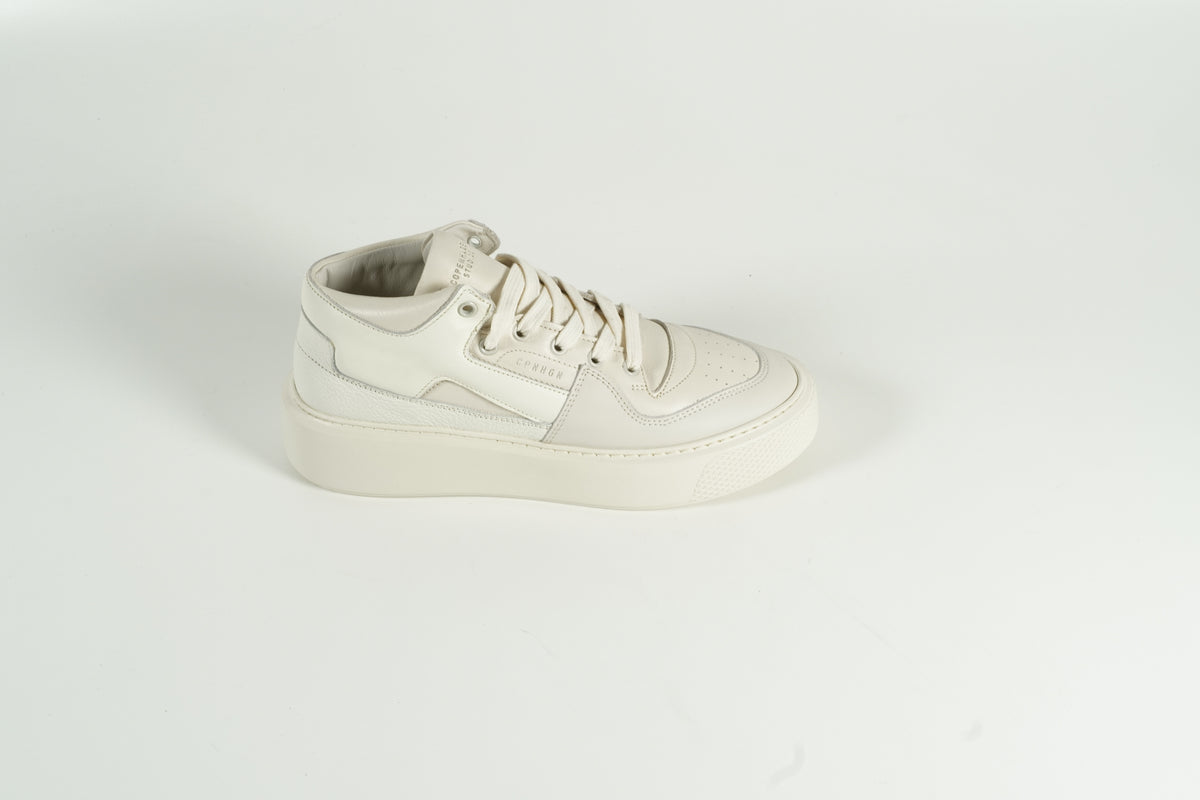 Baskets beiges