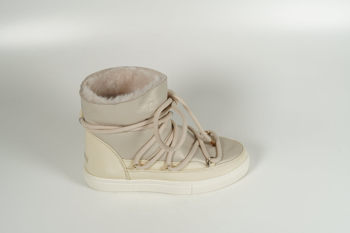 Bateau beige