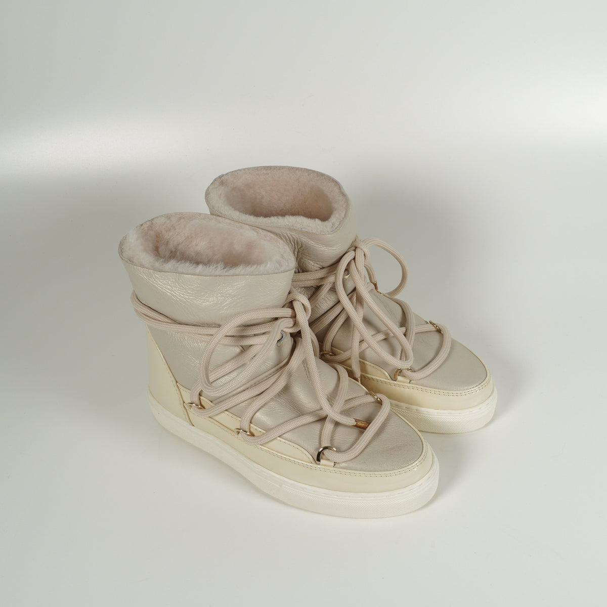 Bateau beige