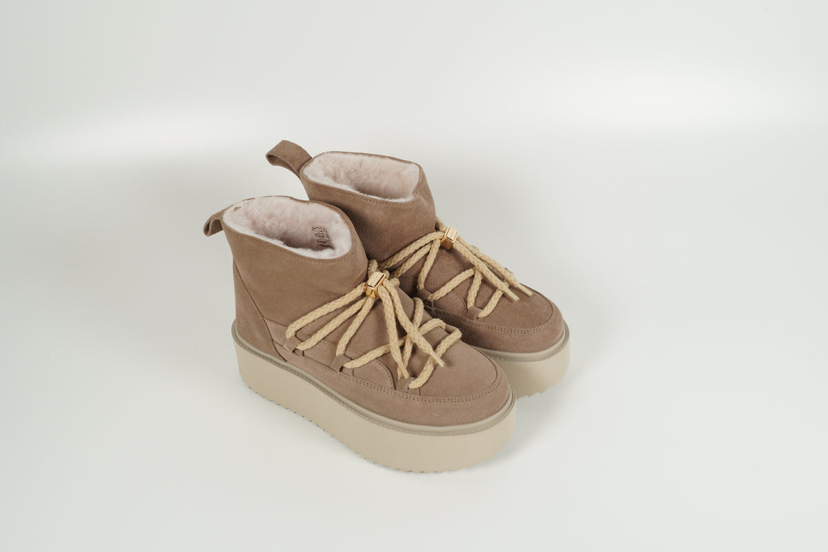Bateau plateforme beige