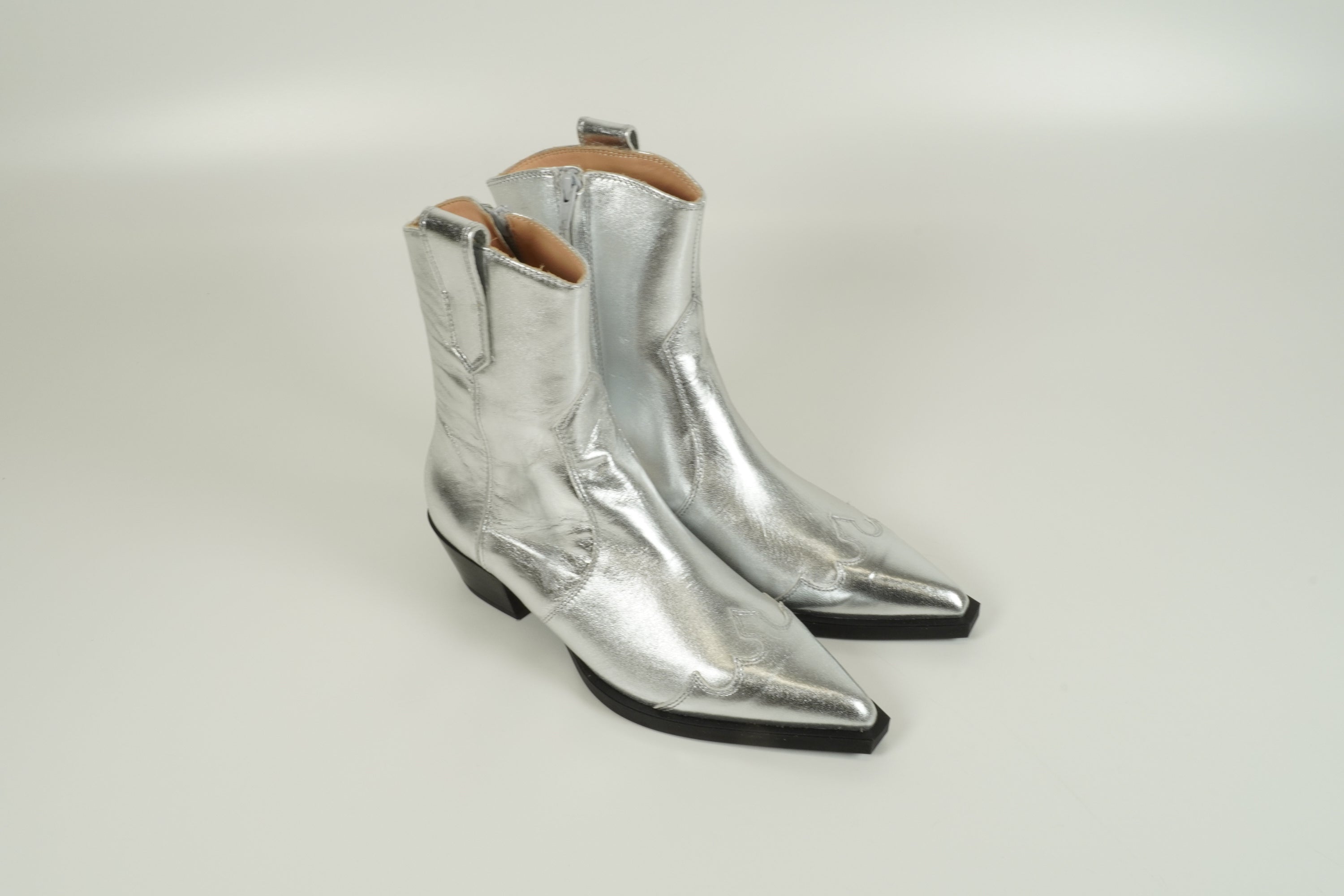 ankle boots silver