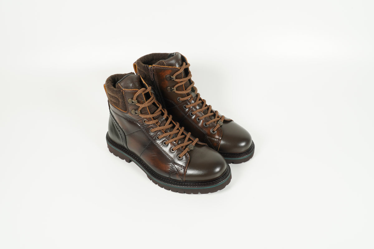 Boot Braun