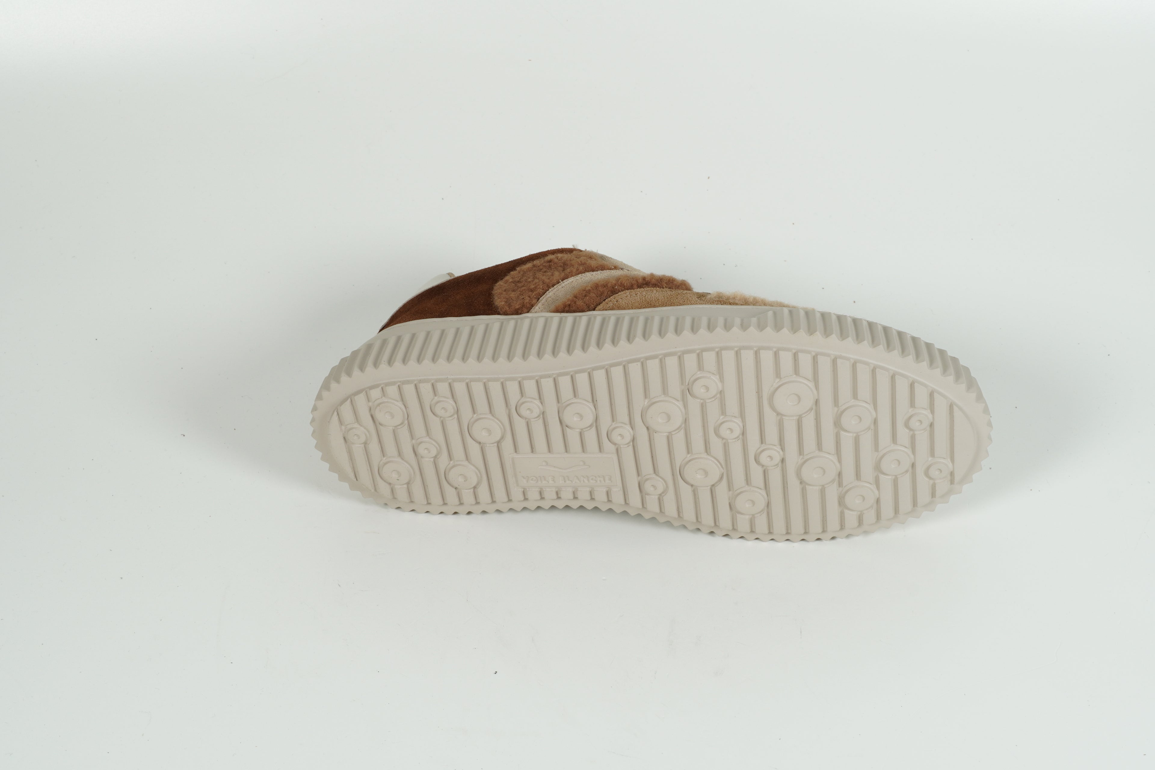Baskets beiges