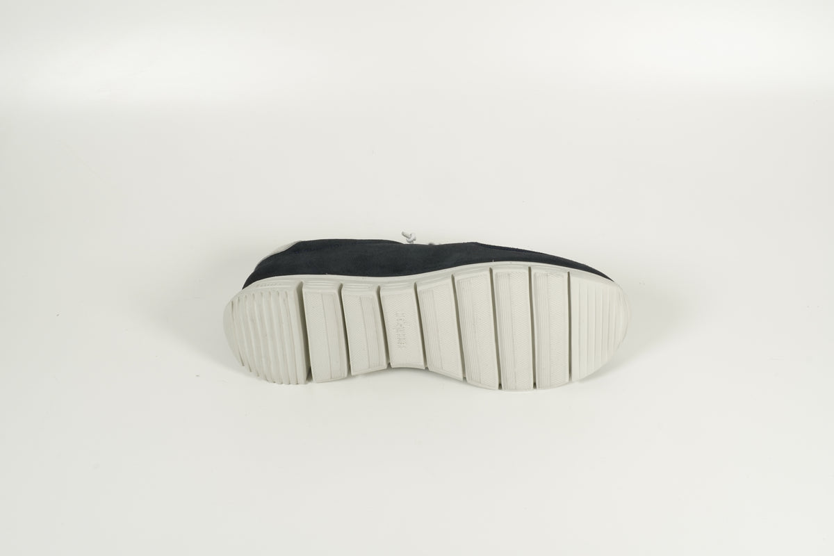 Baskets bleues