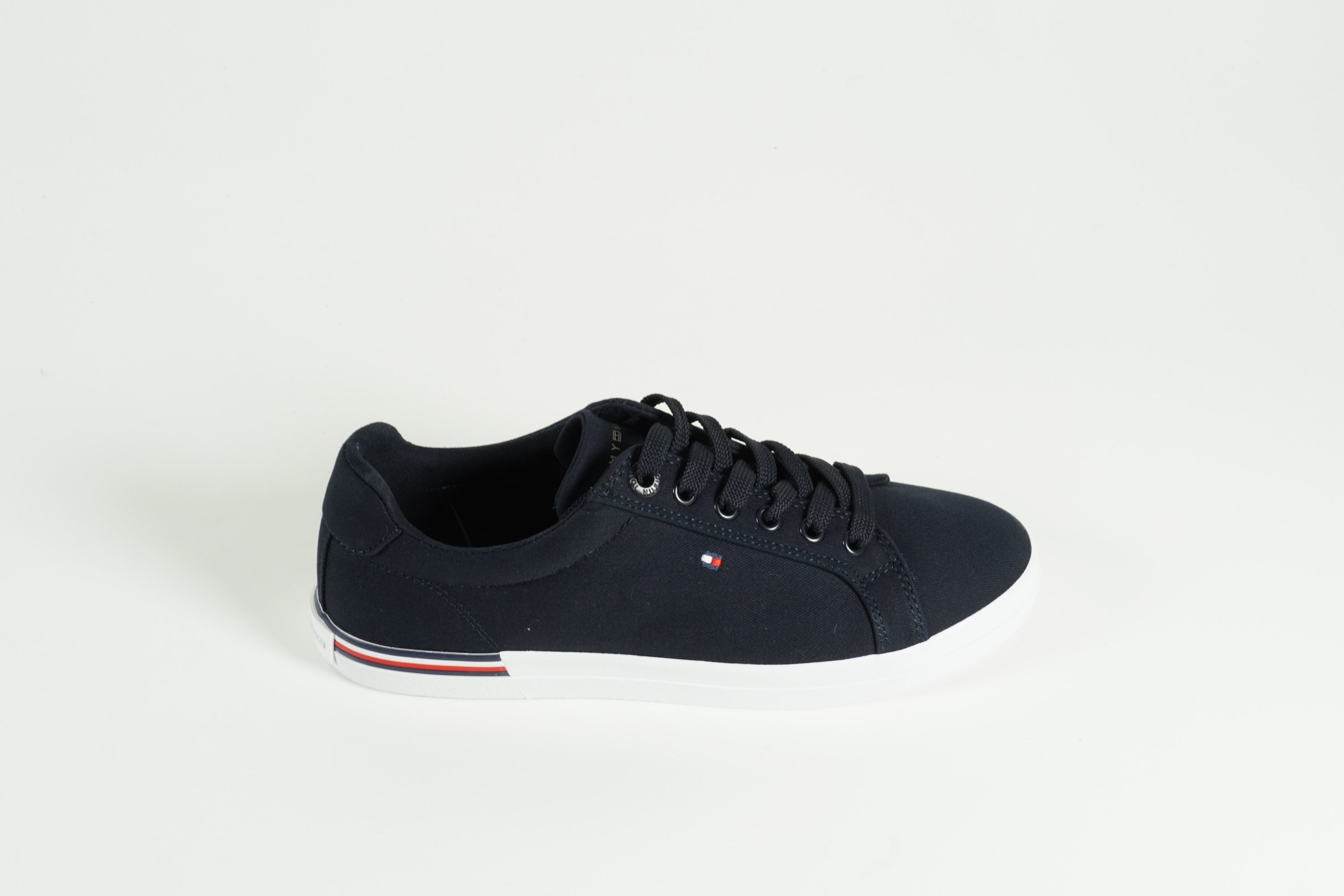 Baskets bleues