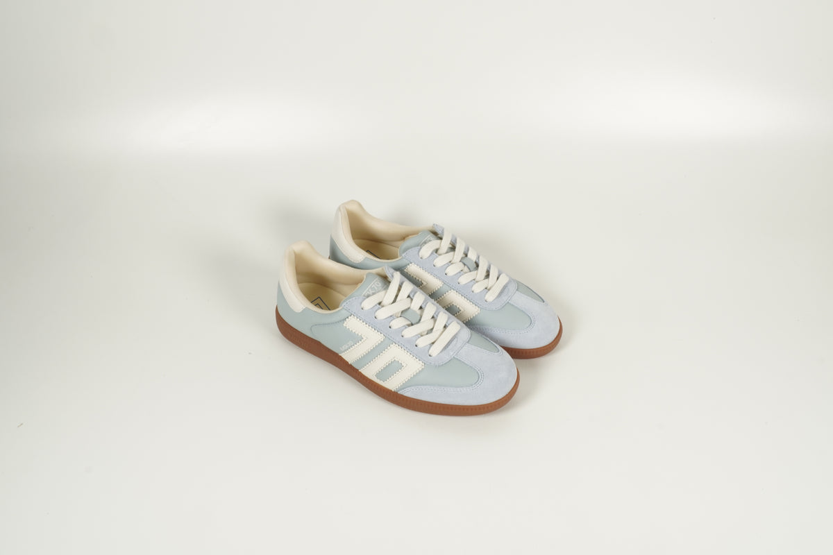 Sneaker Blau