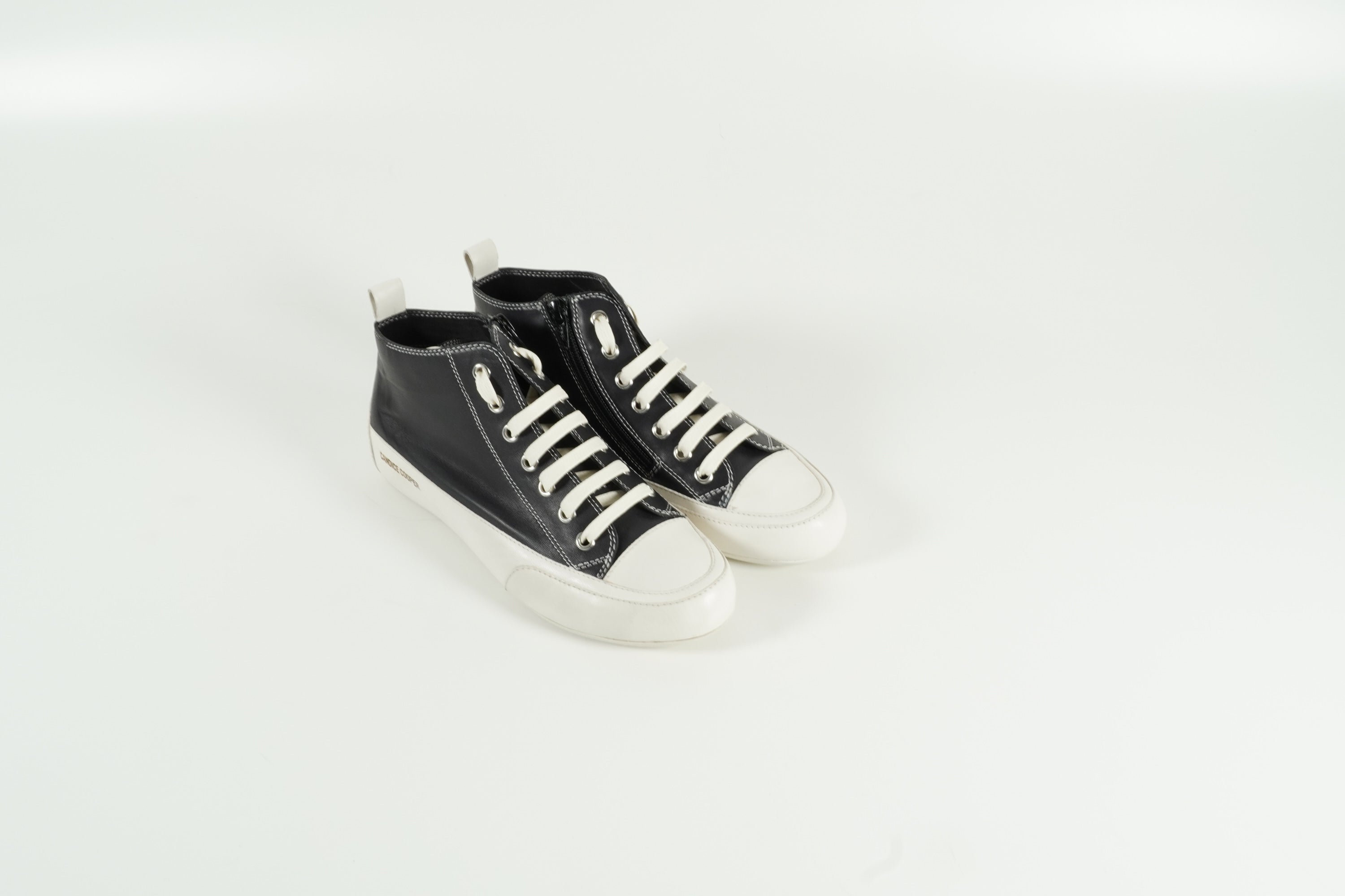 Baskets noires