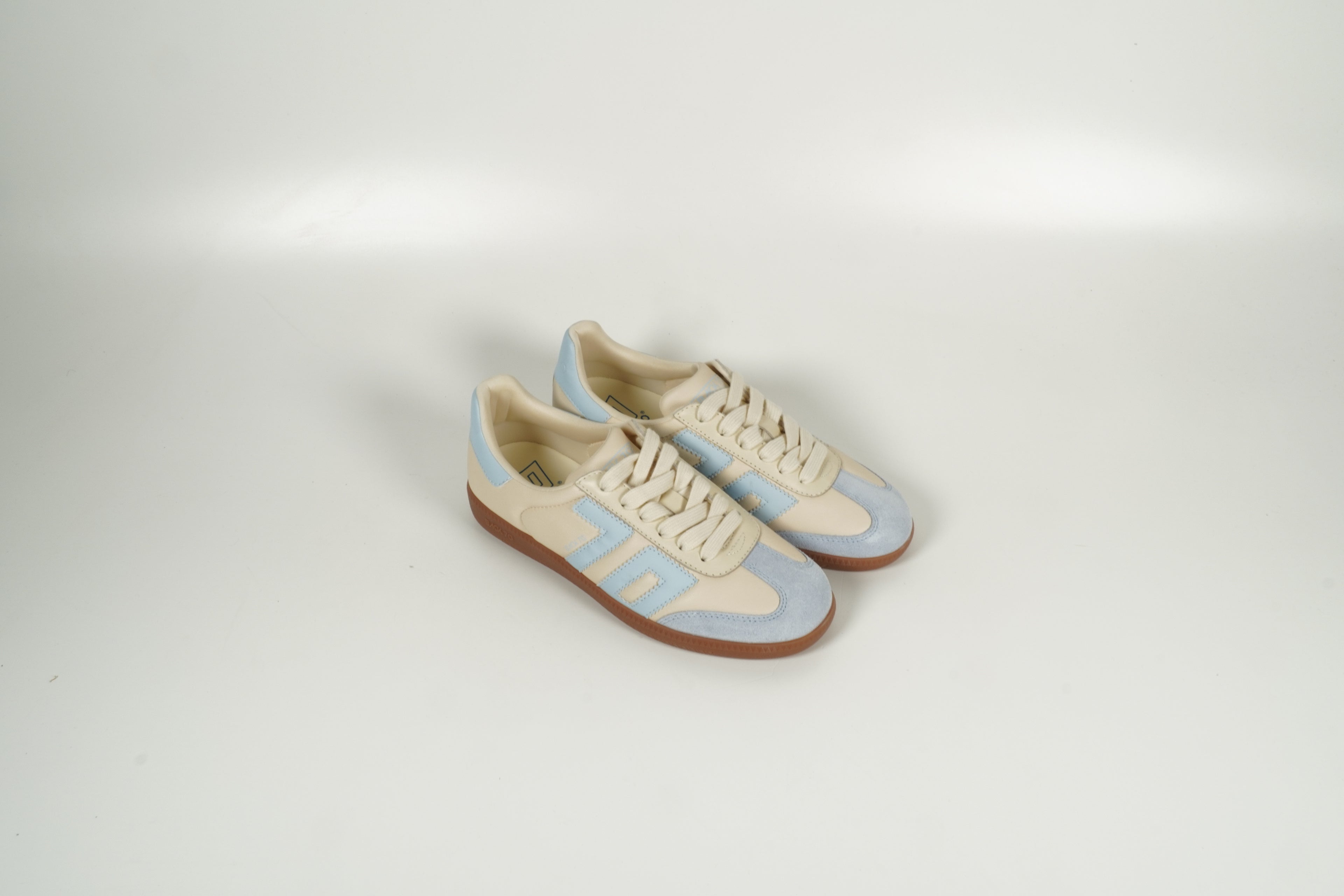 Sneaker Blau