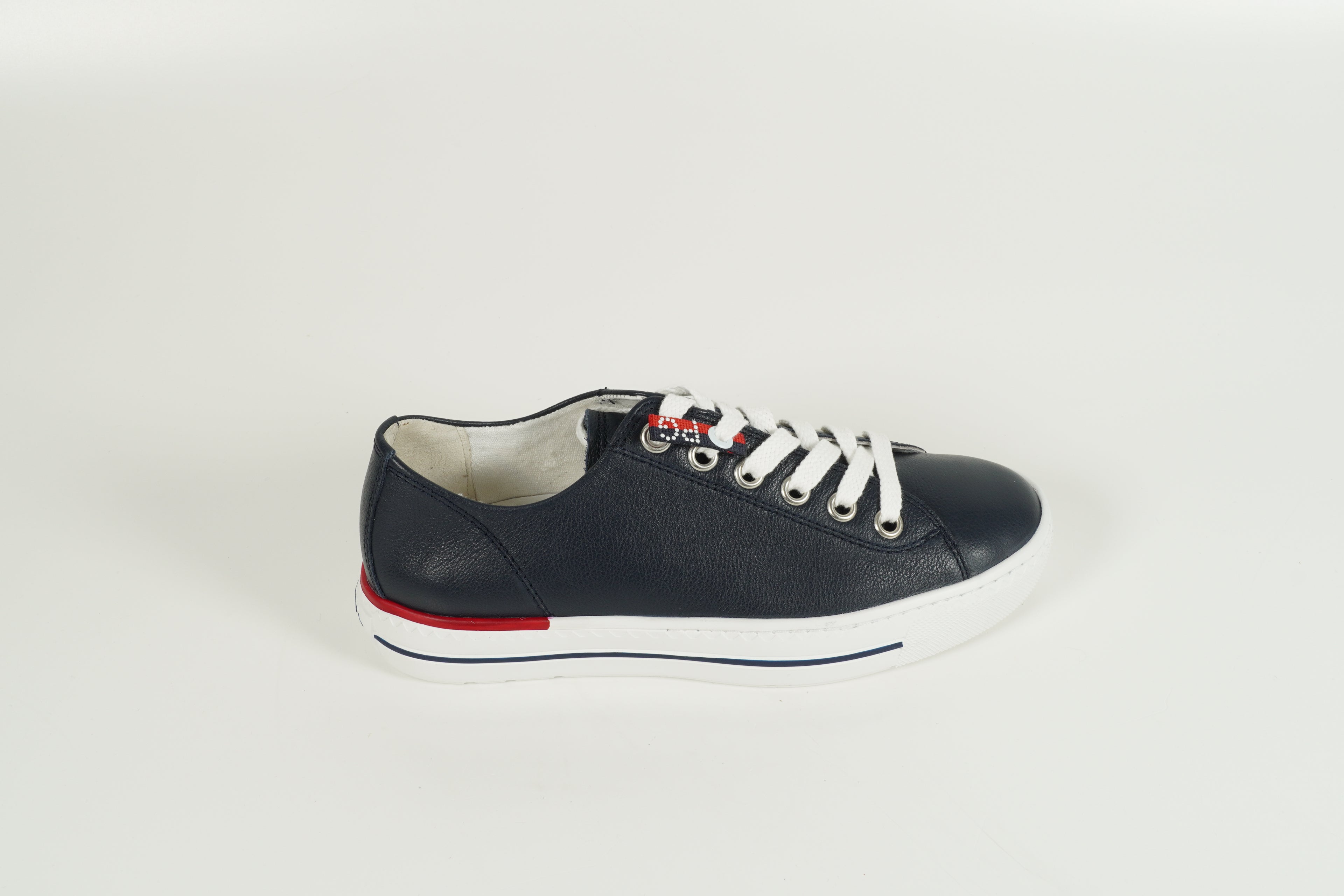 Baskets bleues