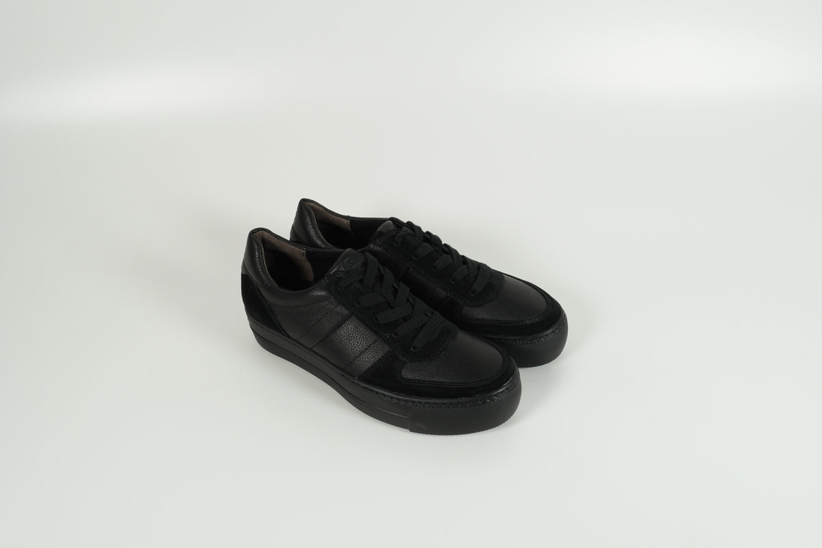 Baskets noires