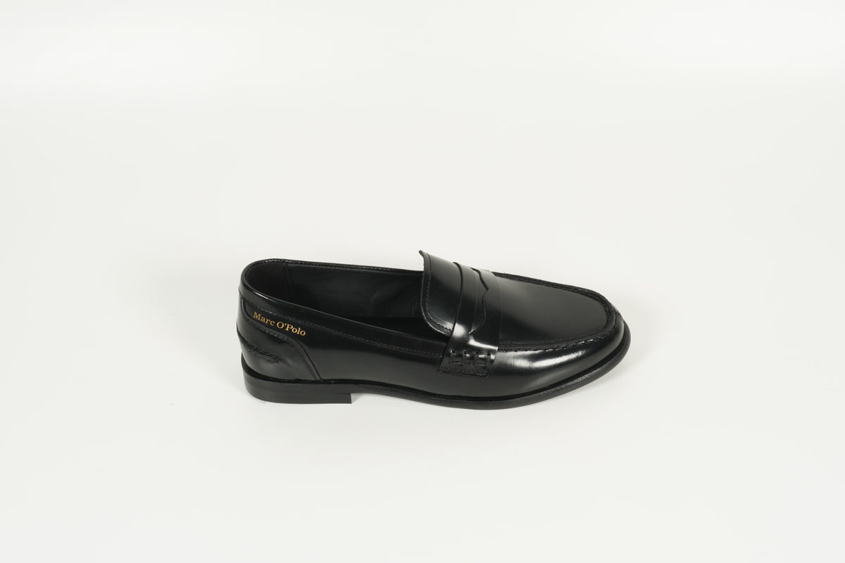 Moccasin Black