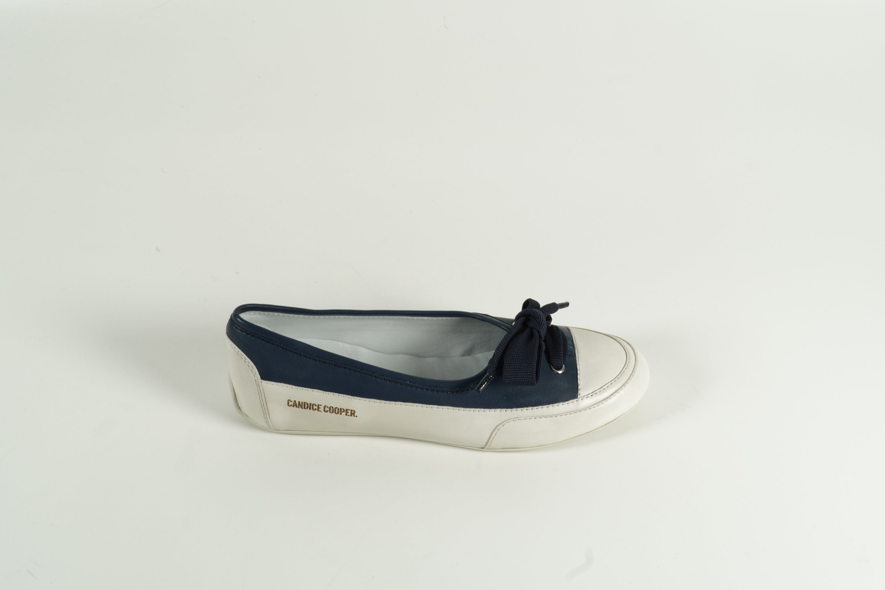 Ballerina Blau